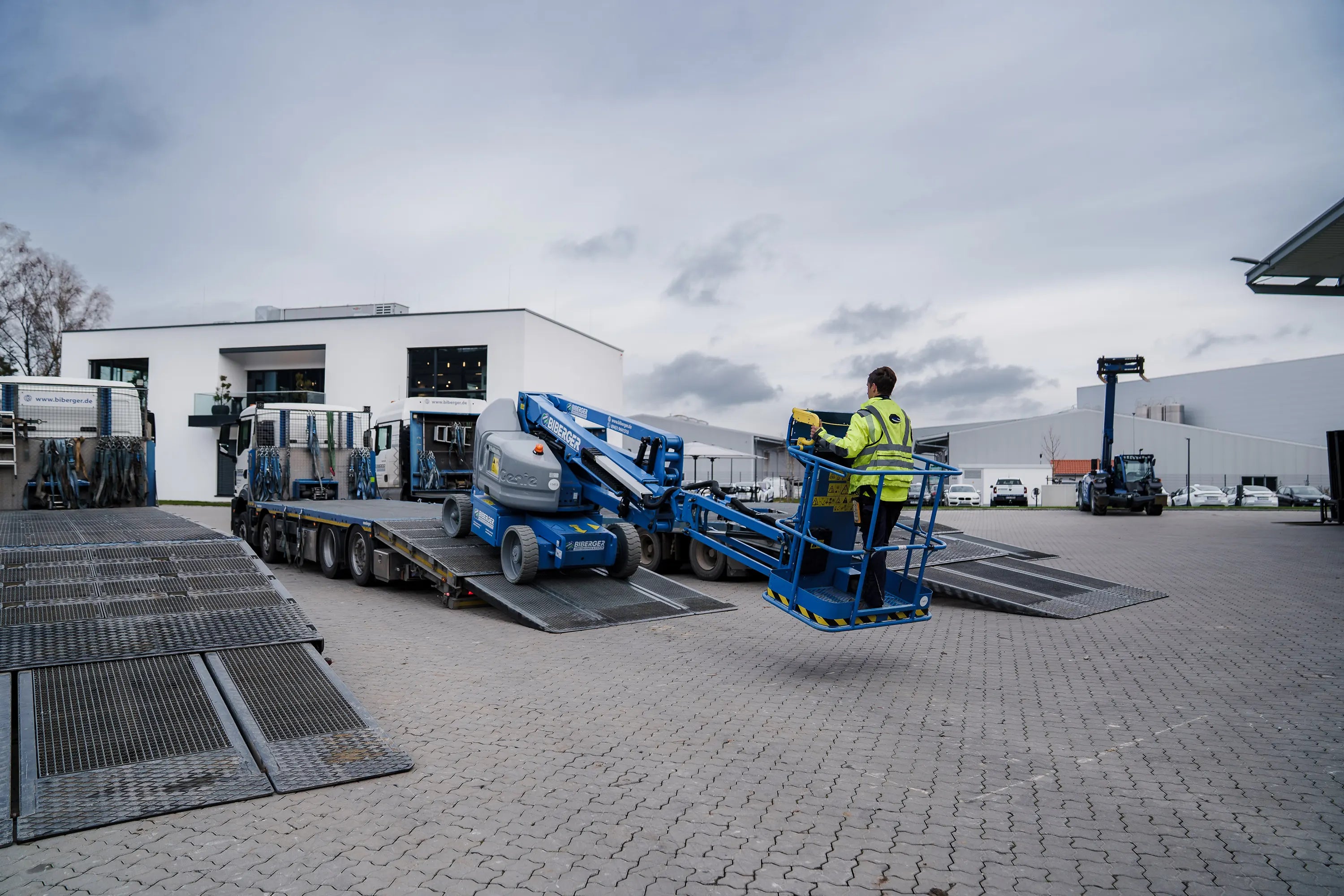 Was zeichnet einen guten Arbeitsbühnenvermieter aus?