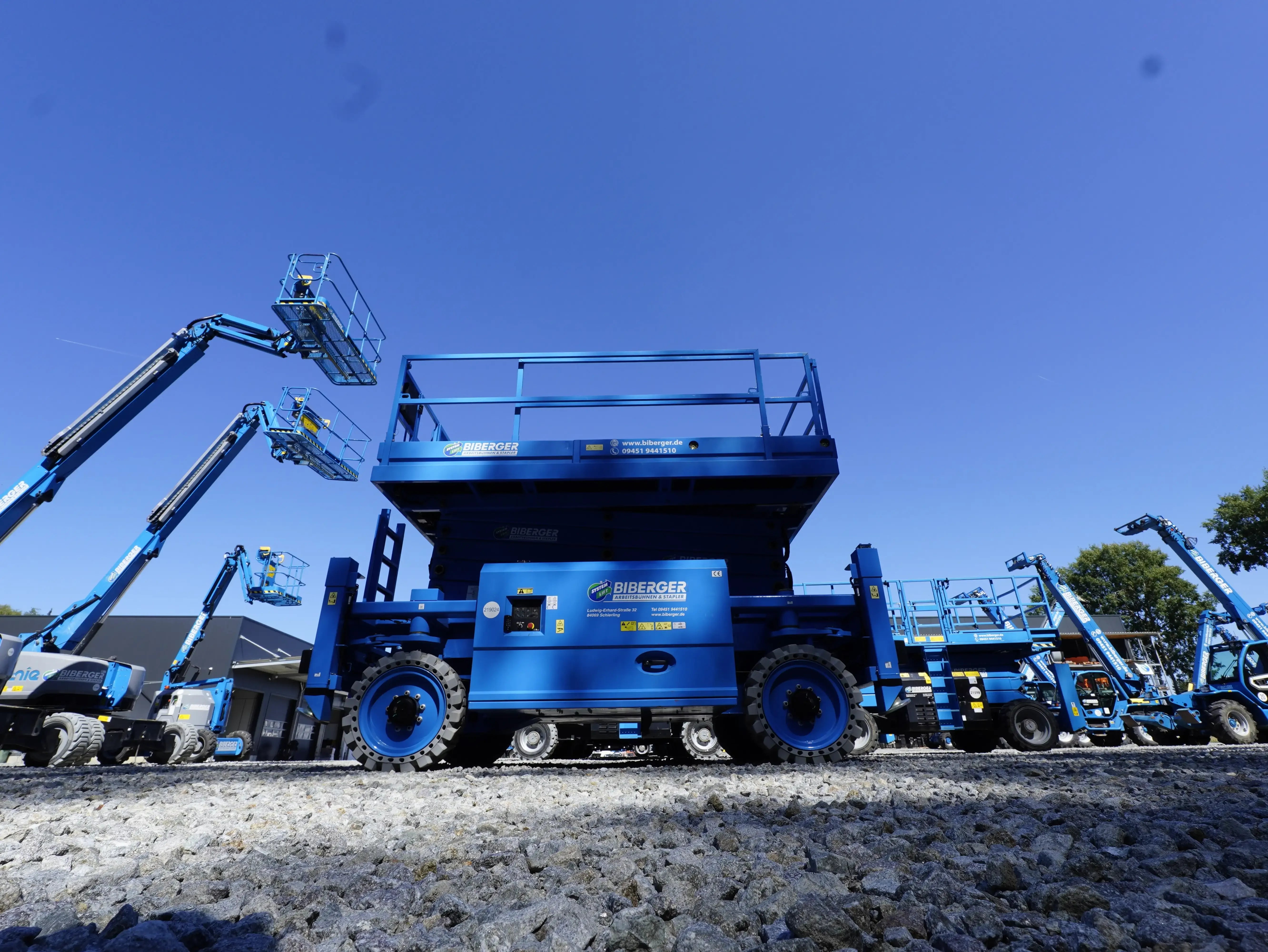 Darum sind BIBERGER Arbeitsbühnen immer Capri-Blau - BIBERGER