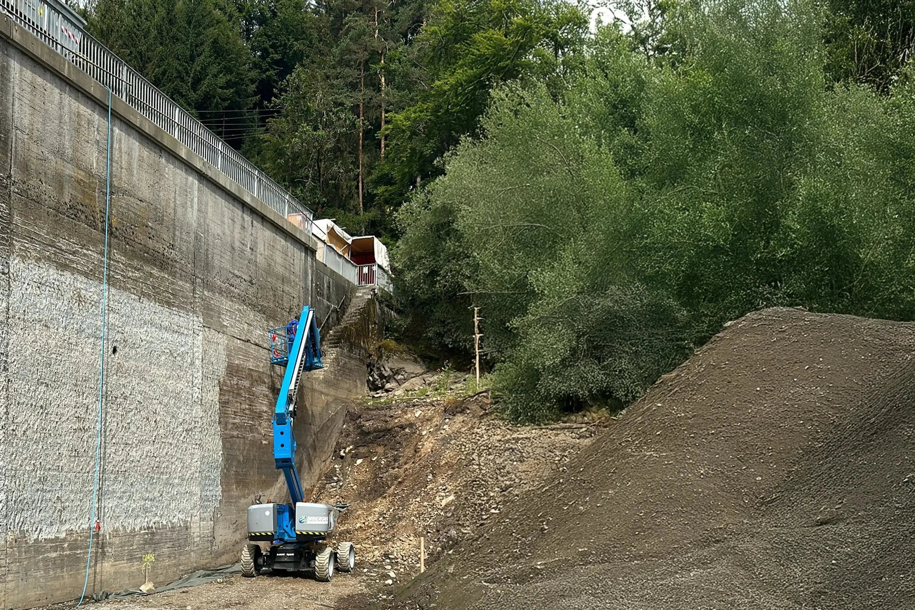 Böschungswinkel im Bauwesen – Bedeutung, Berechnung, Vorschriften - BIBERGER