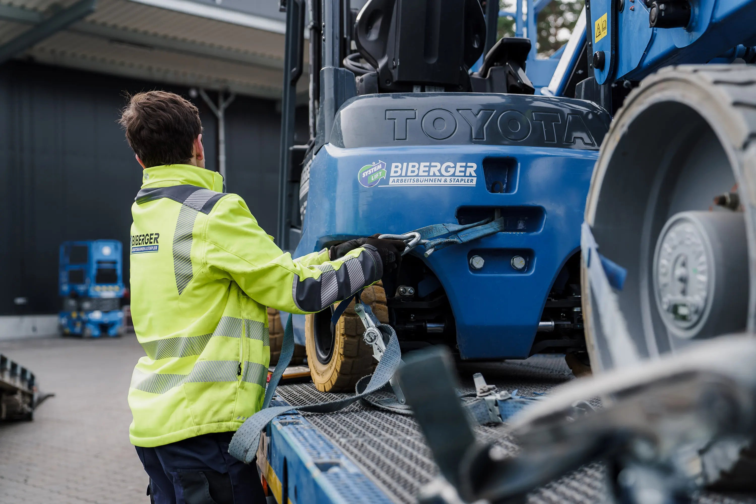 E-Stapler im Mietbetrieb: So nutzt du Batterie & Ladezeiten richtig - BIBERGER