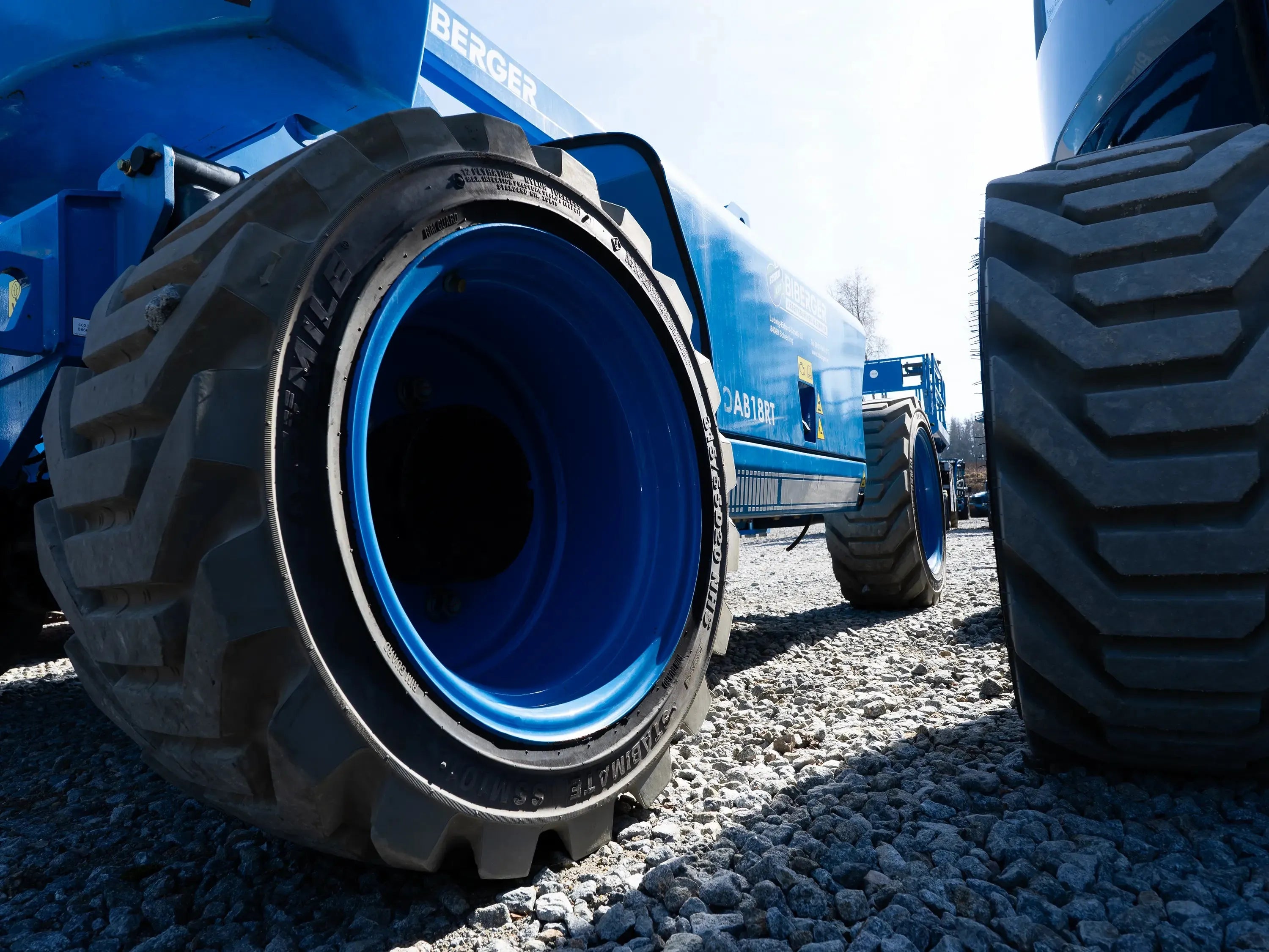 Kurzer oder langer Radstand? Einfluss auf Wendigkeit, Traktion & Lastverteilung - BIBERGER