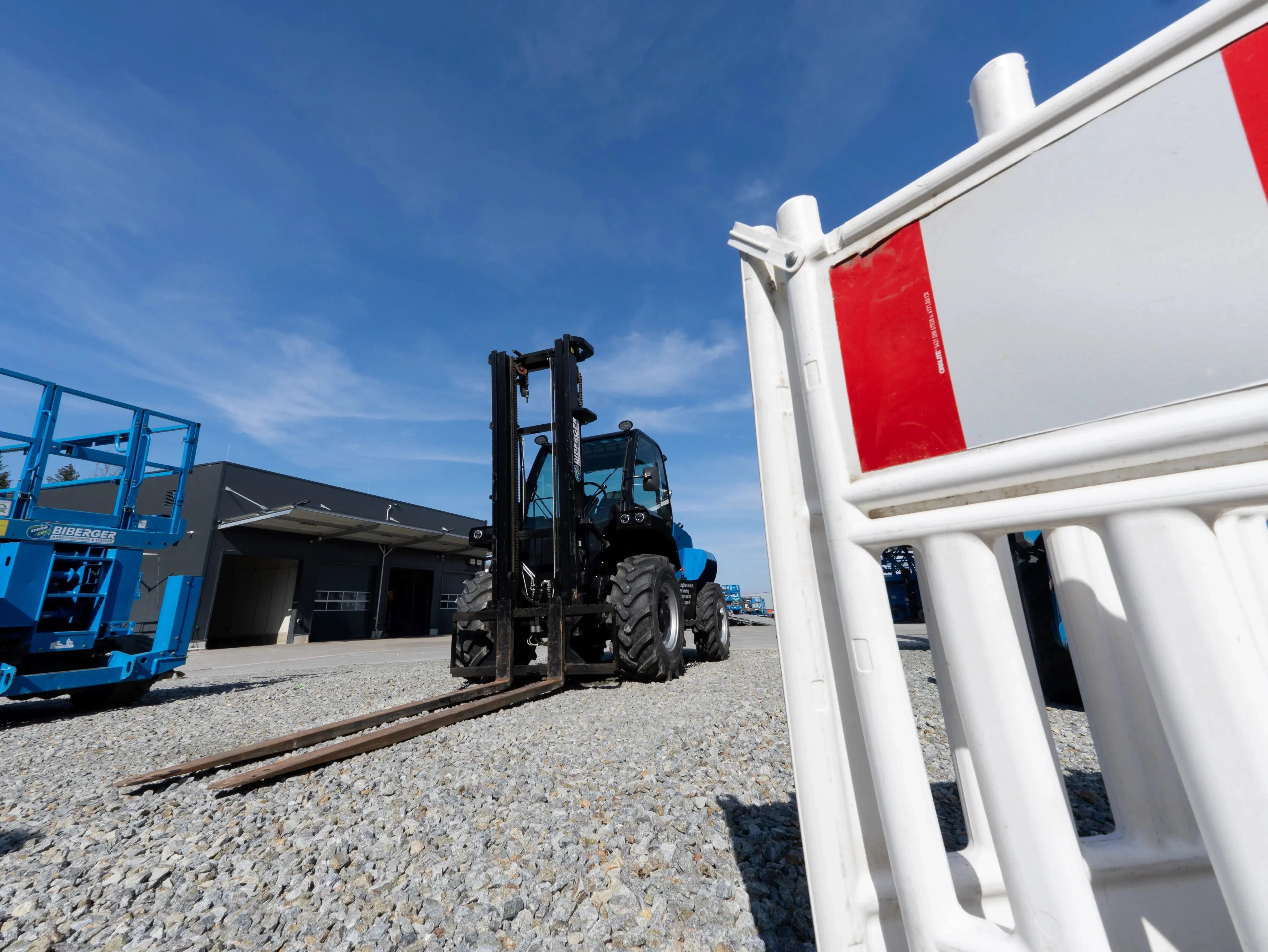 Was gilt als Geländestapler? Merkmale, Einsatzbereiche und Abgrenzung - BIBERGER