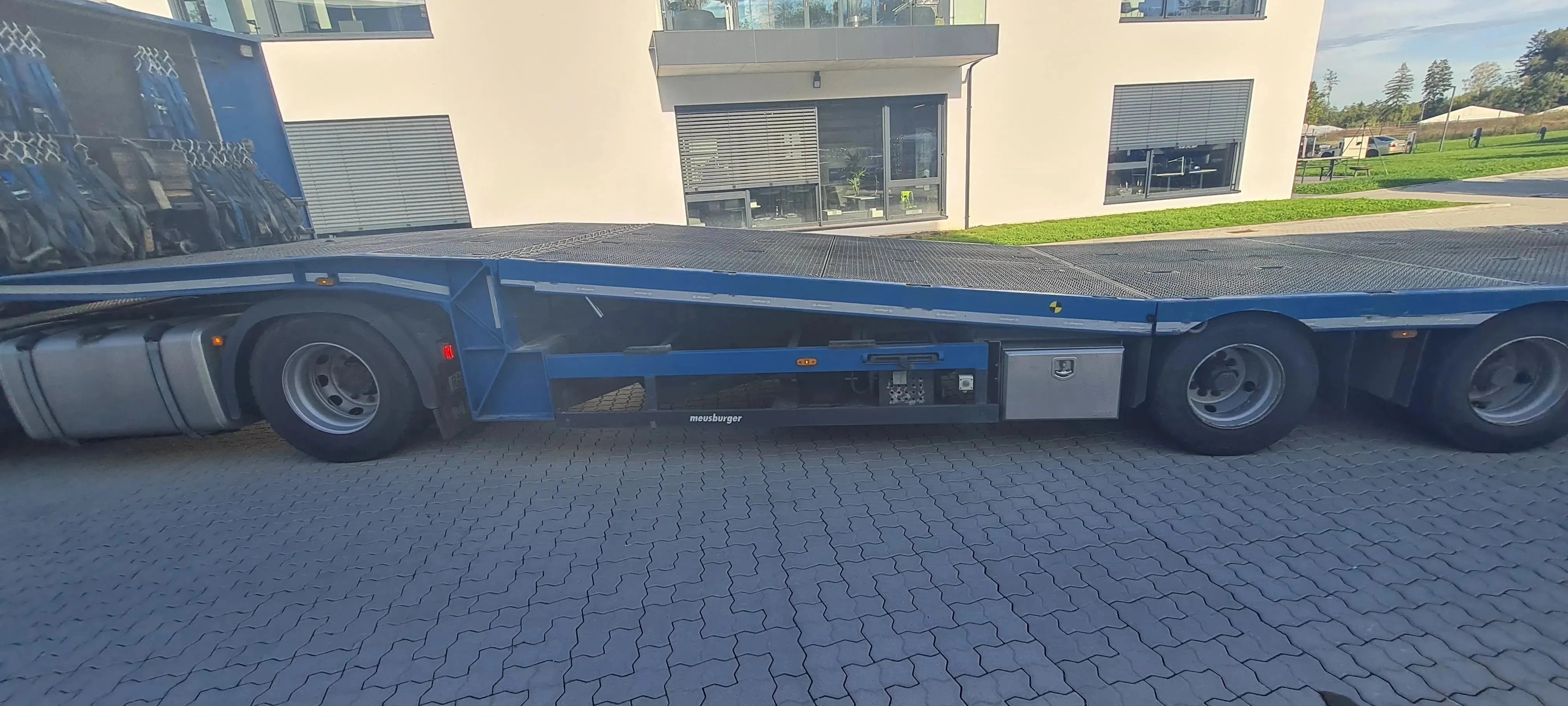 Meusburger 3-Achs Sattel Heckabsenker kaufen - BIBERGER