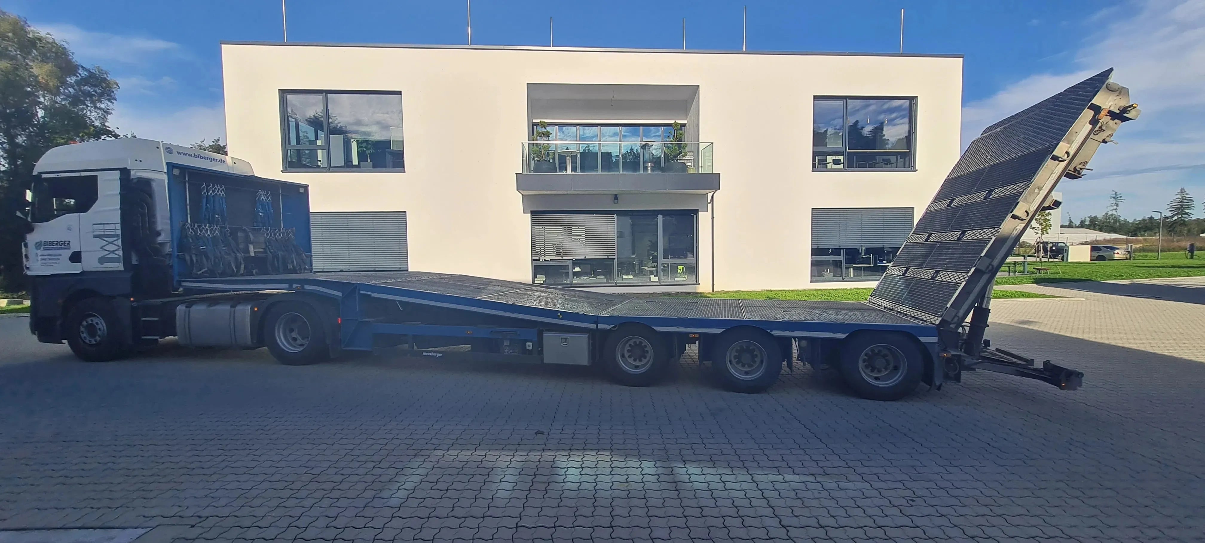 Meusburger 3-Achs Sattel Heckabsenker kaufen - BIBERGER