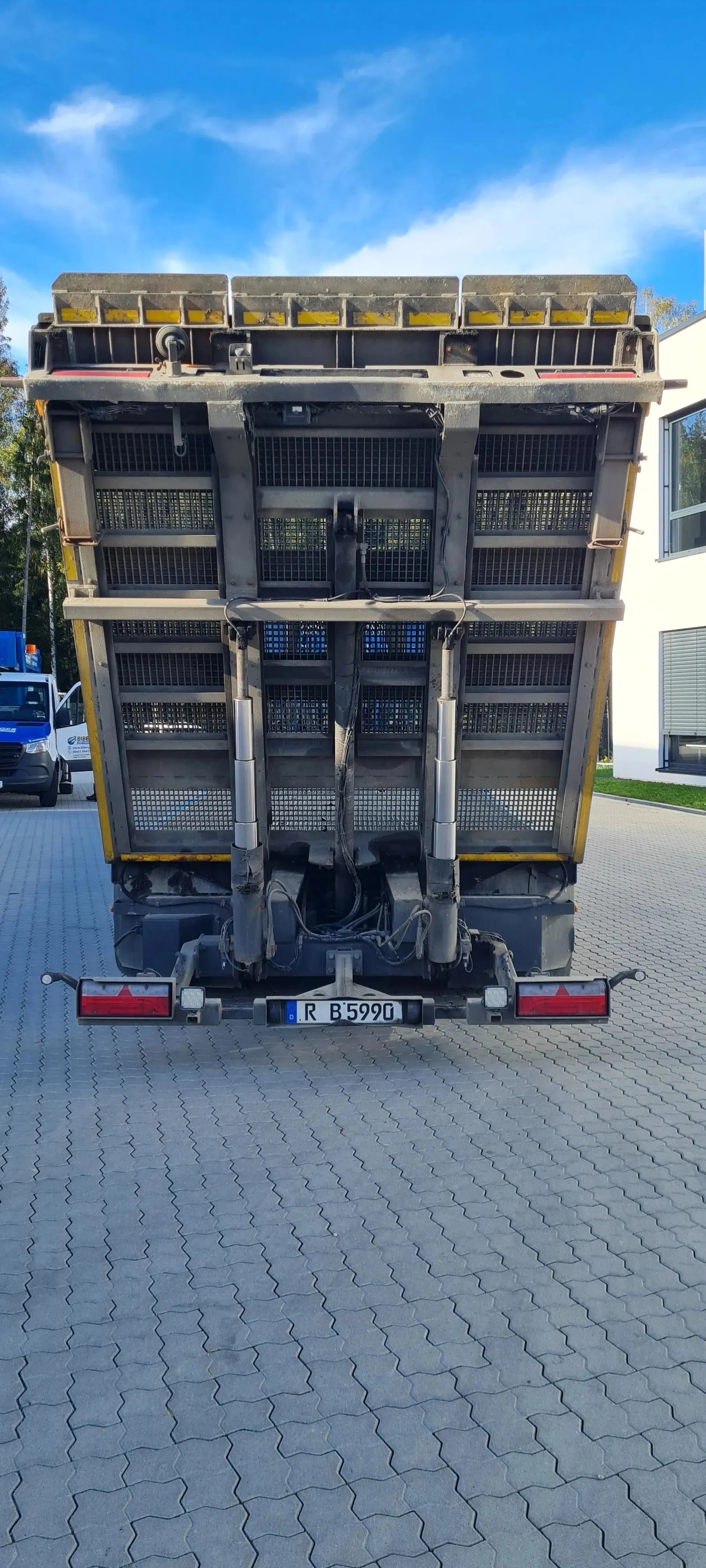 Meusburger 3-Achs Sattel Heckabsenker kaufen - BIBERGER