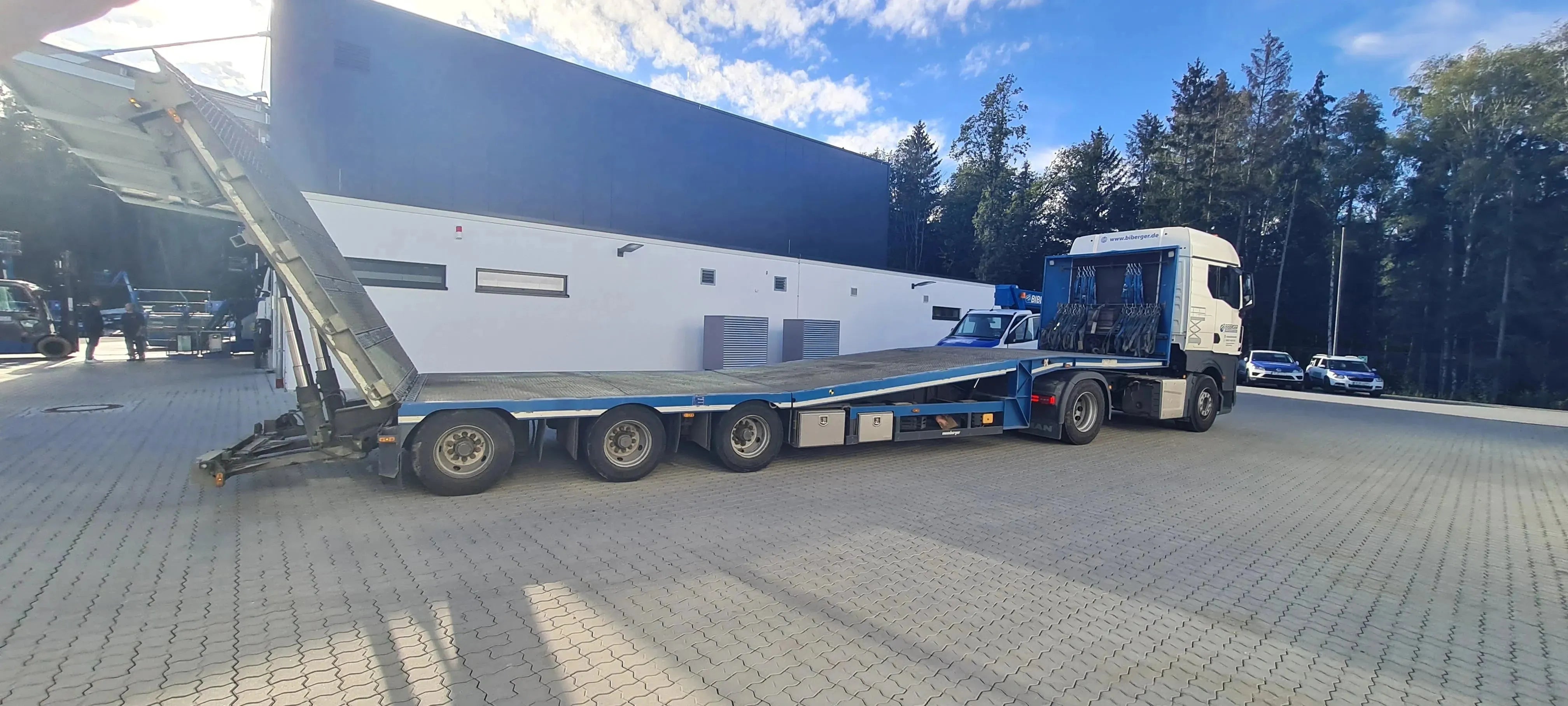 Meusburger 3-Achs Sattel Heckabsenker kaufen - BIBERGER