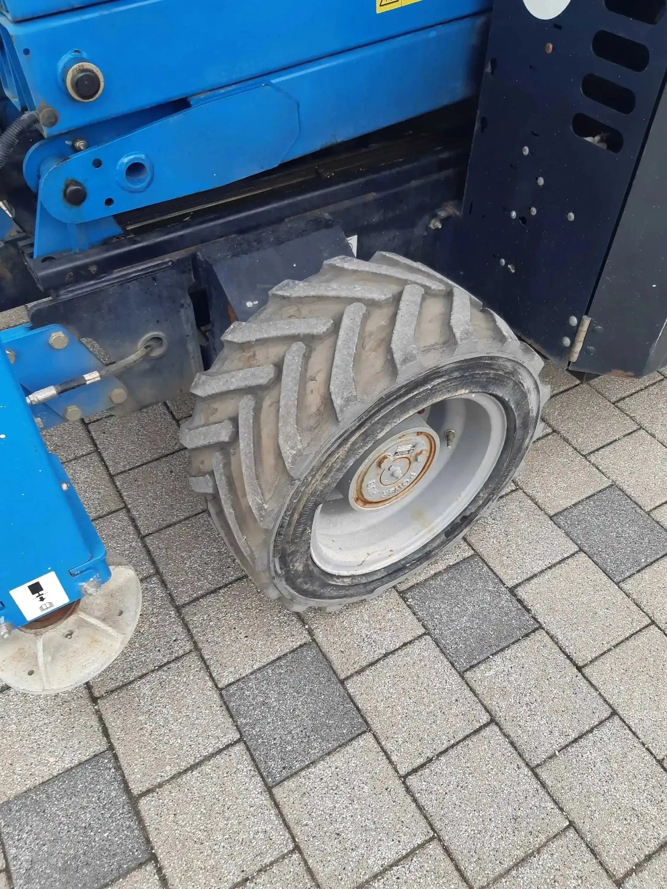 GS 2669 RT 10m, Diesel, Gelände, kaufen, Scherenbühne, Schwerlast - BIBERGER