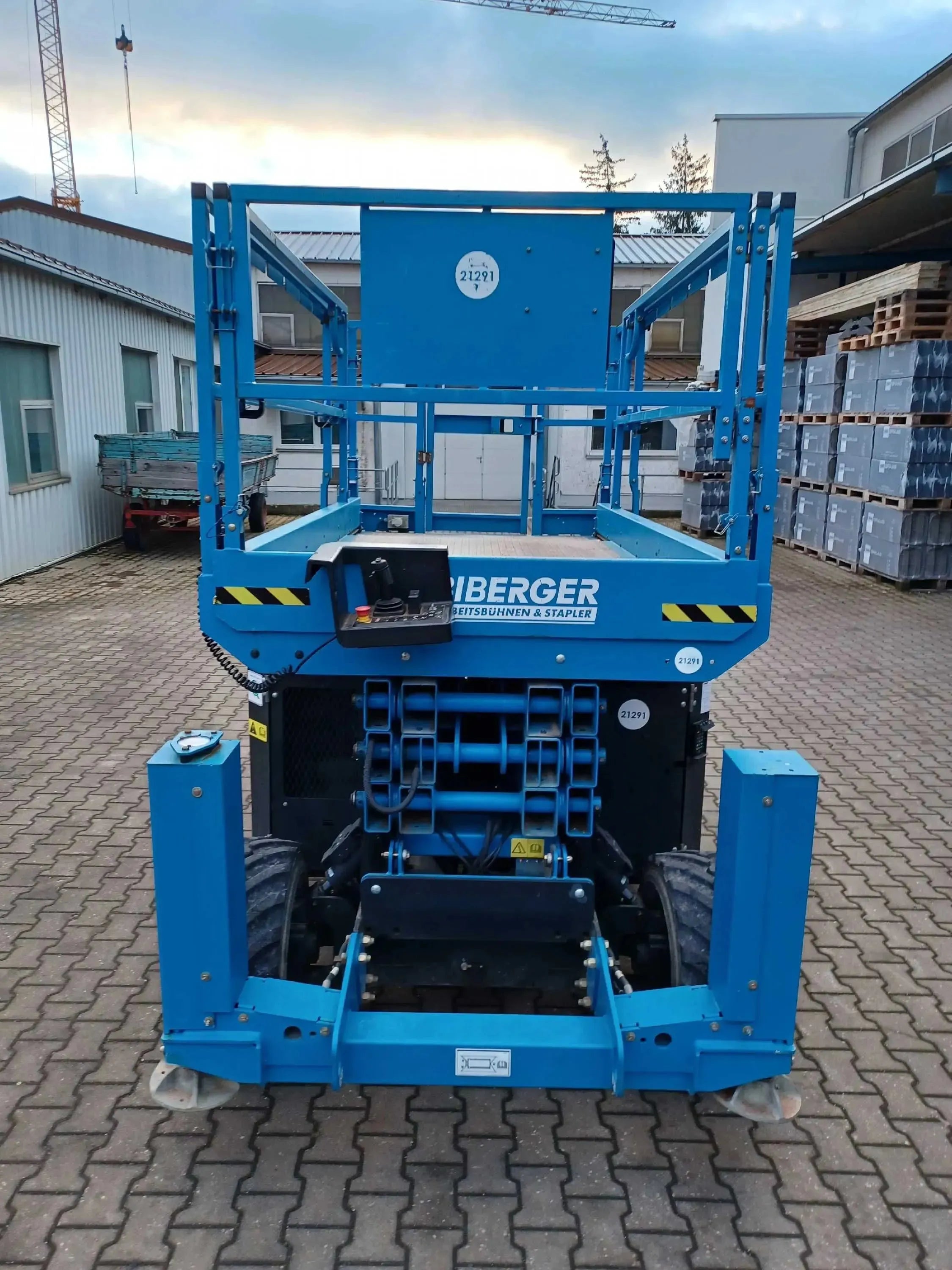 GS 3369 RT 12m, Diesel, Gelände, kaufen, Scherenbühne - BIBERGER