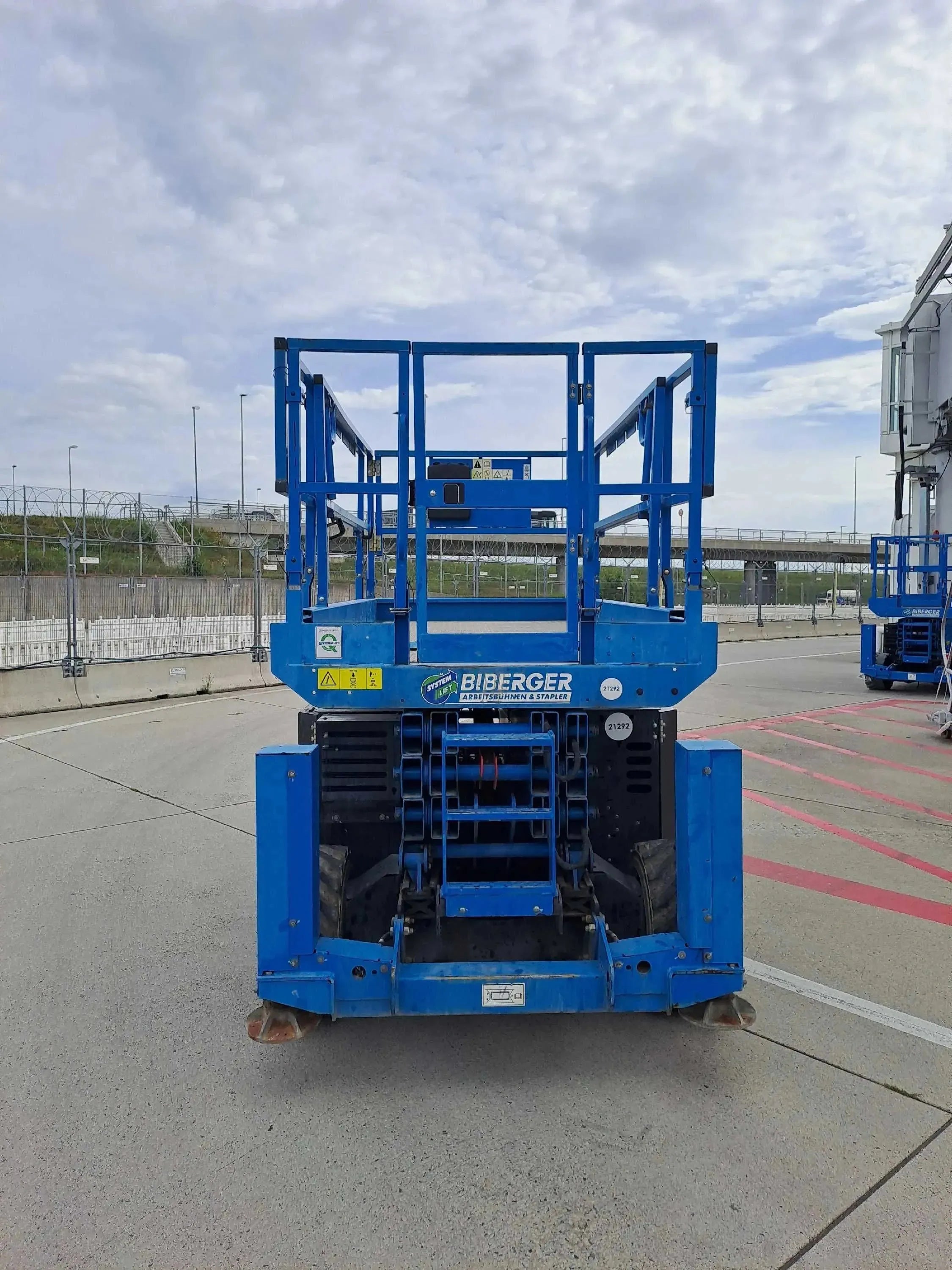 GS 3369 RT 12m, Diesel, Gelände, kaufen, Scherenbühne - BIBERGER