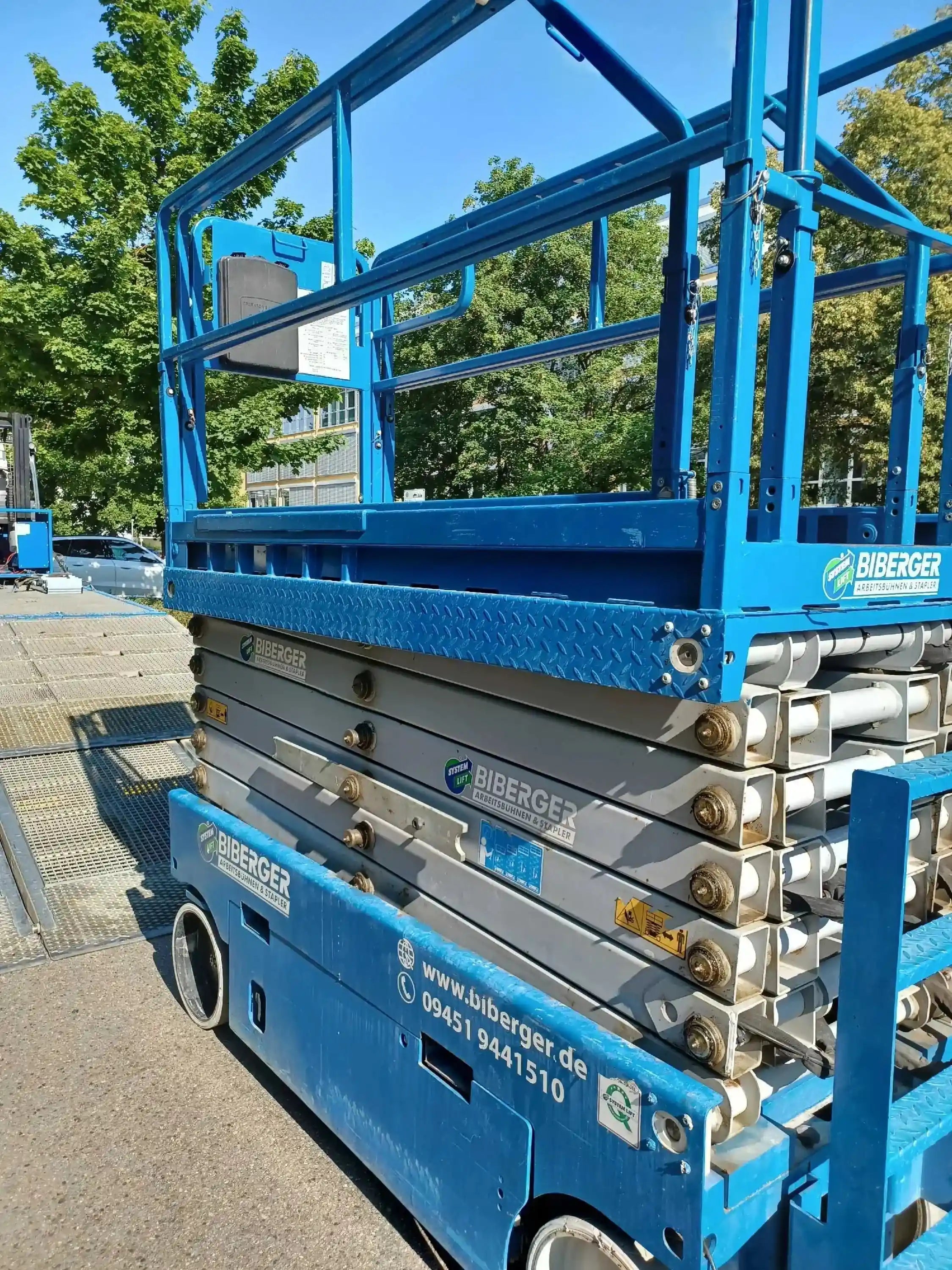 X14EN 14m, kaufen, Kompakt, Scherenbühne - BIBERGER