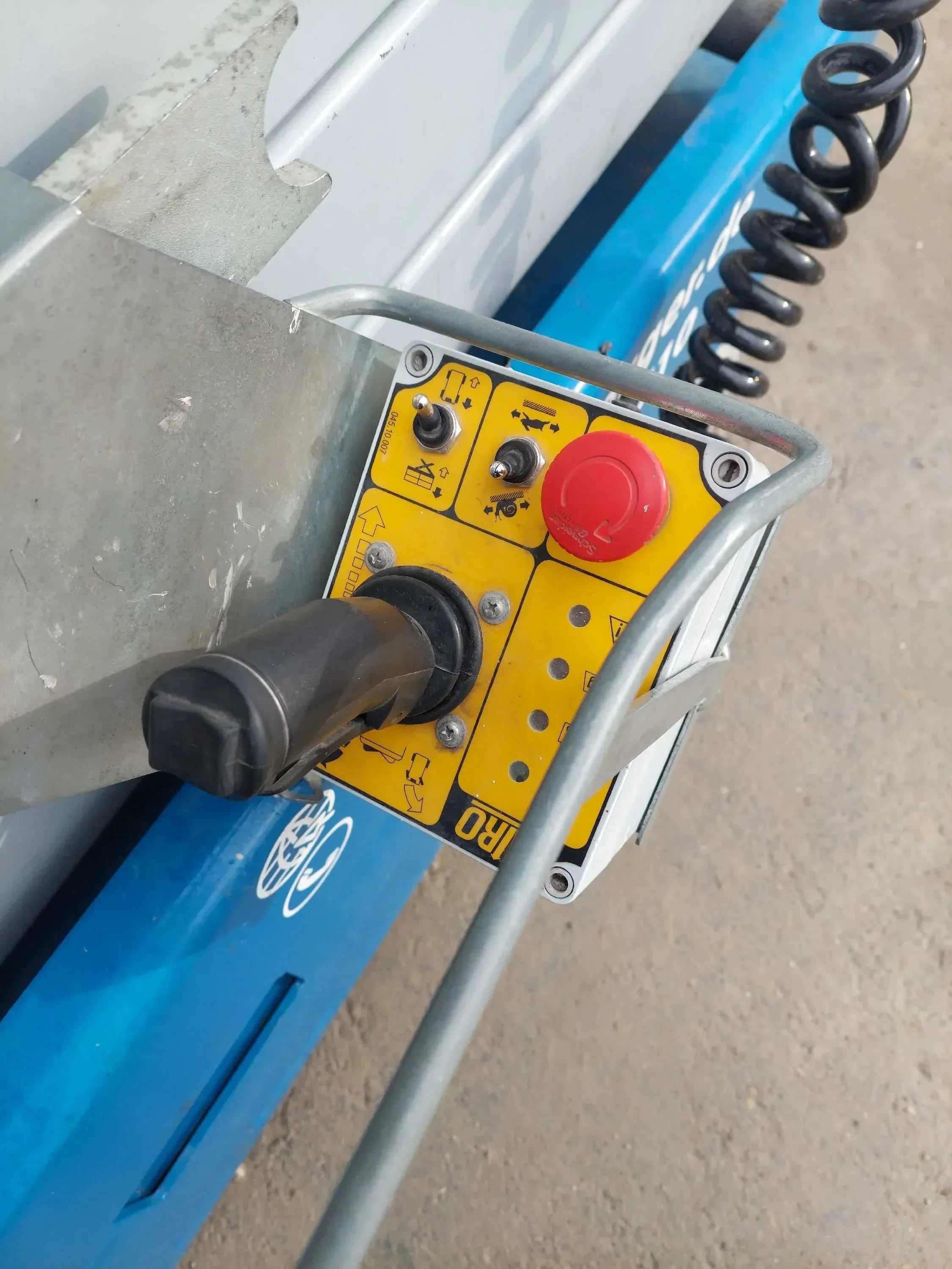 X14EN 14m, kaufen, Kompakt, Scherenbühne - BIBERGER