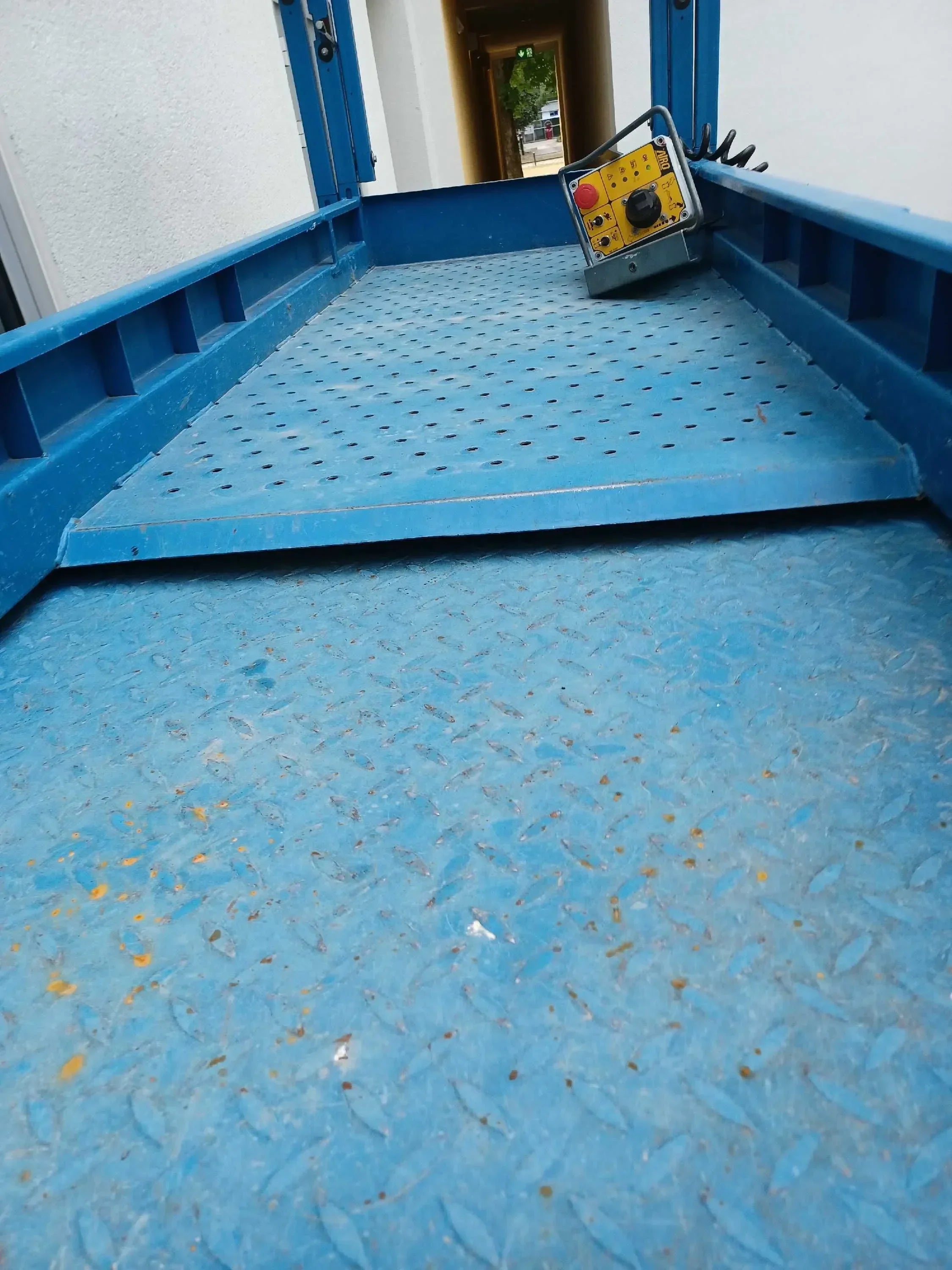 X14EN 14m, kaufen, Kompakt, Scherenbühne - BIBERGER