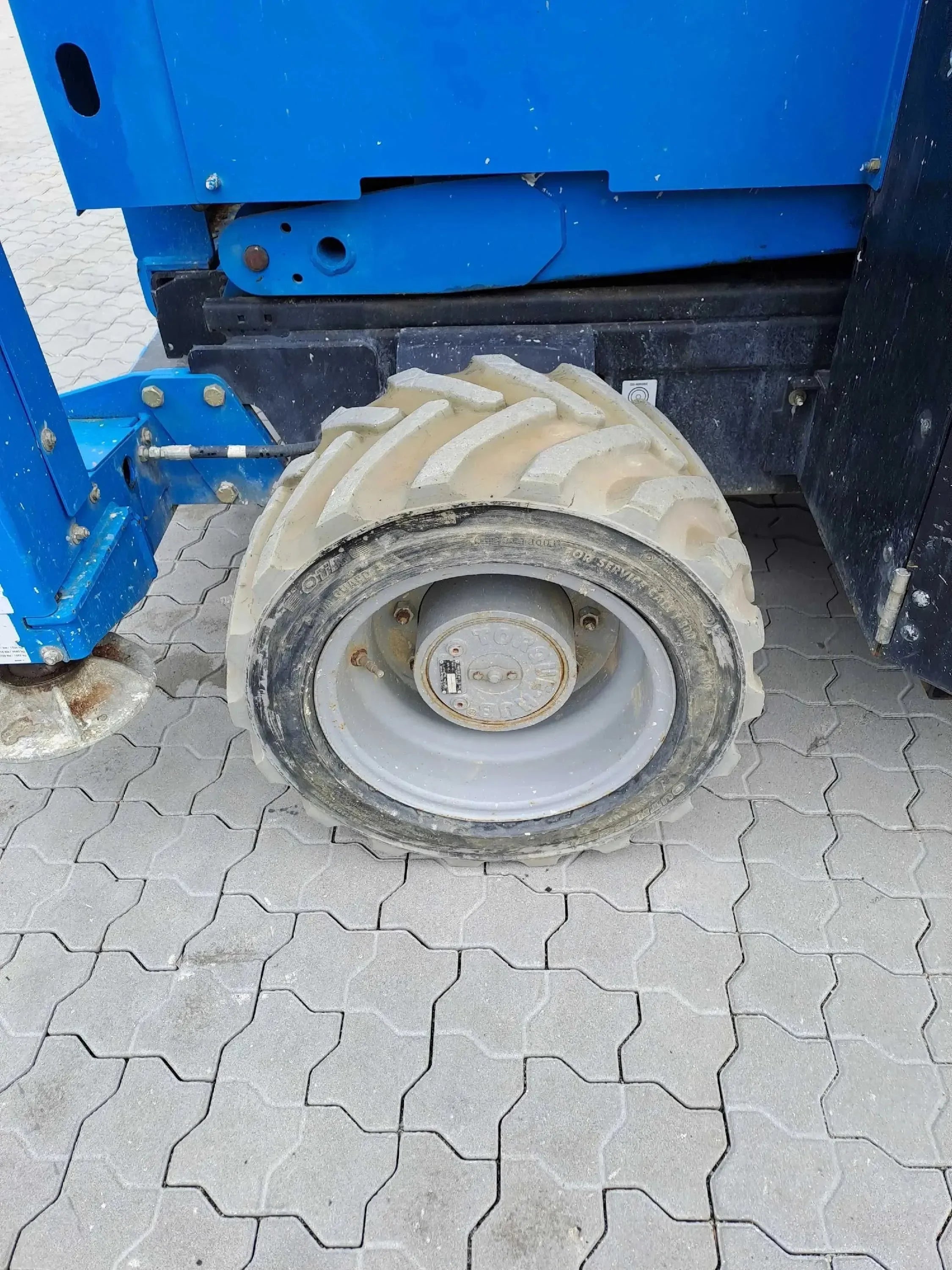 GS 4069 BE 14m, Gelände, Hybrid, kaufen, Scherenbühne - BIBERGER