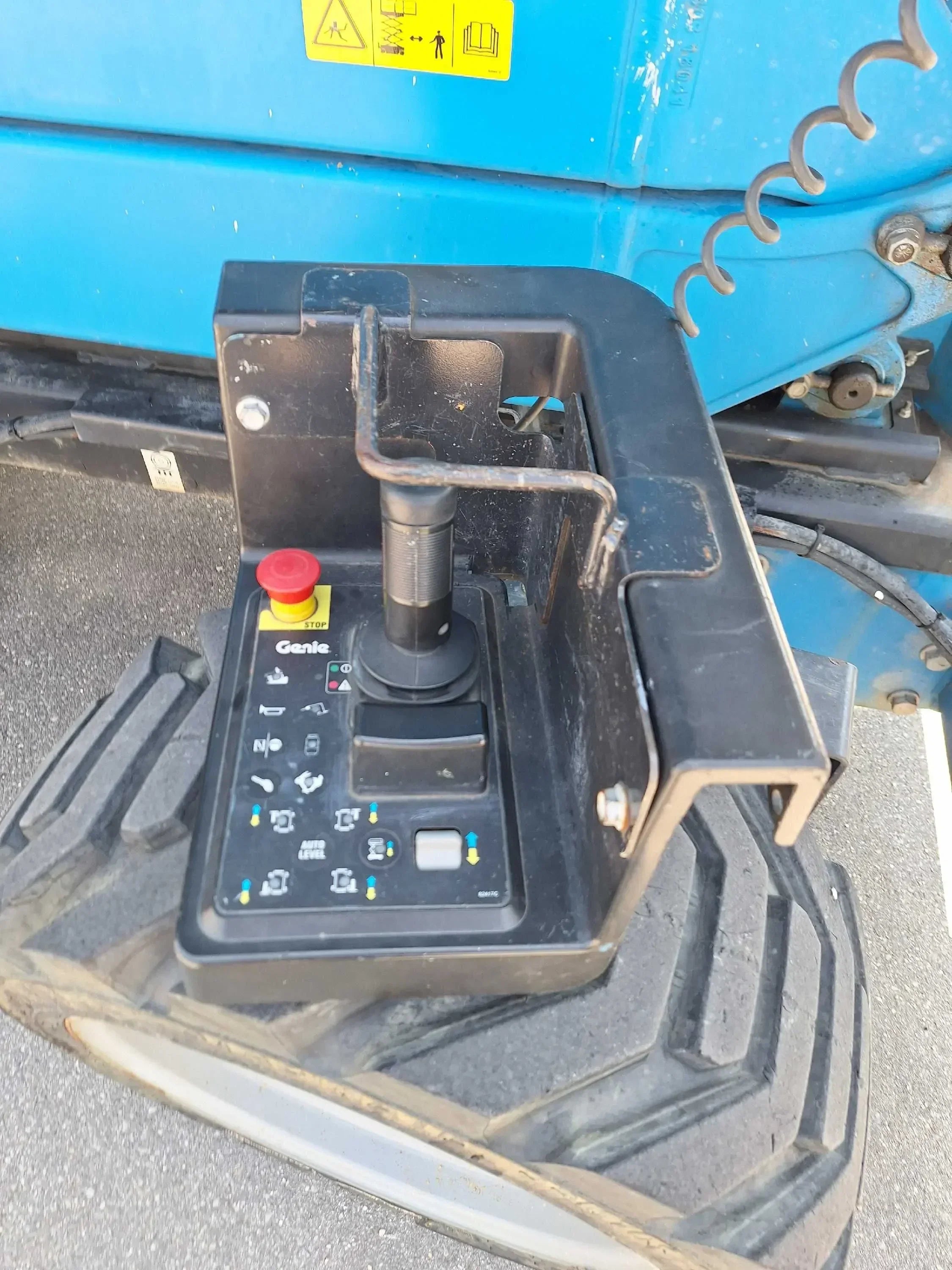 GS 4390 RT 14m, 15m, Gelände, kaufen, Megadeck, Scherenbühne - BIBERGER