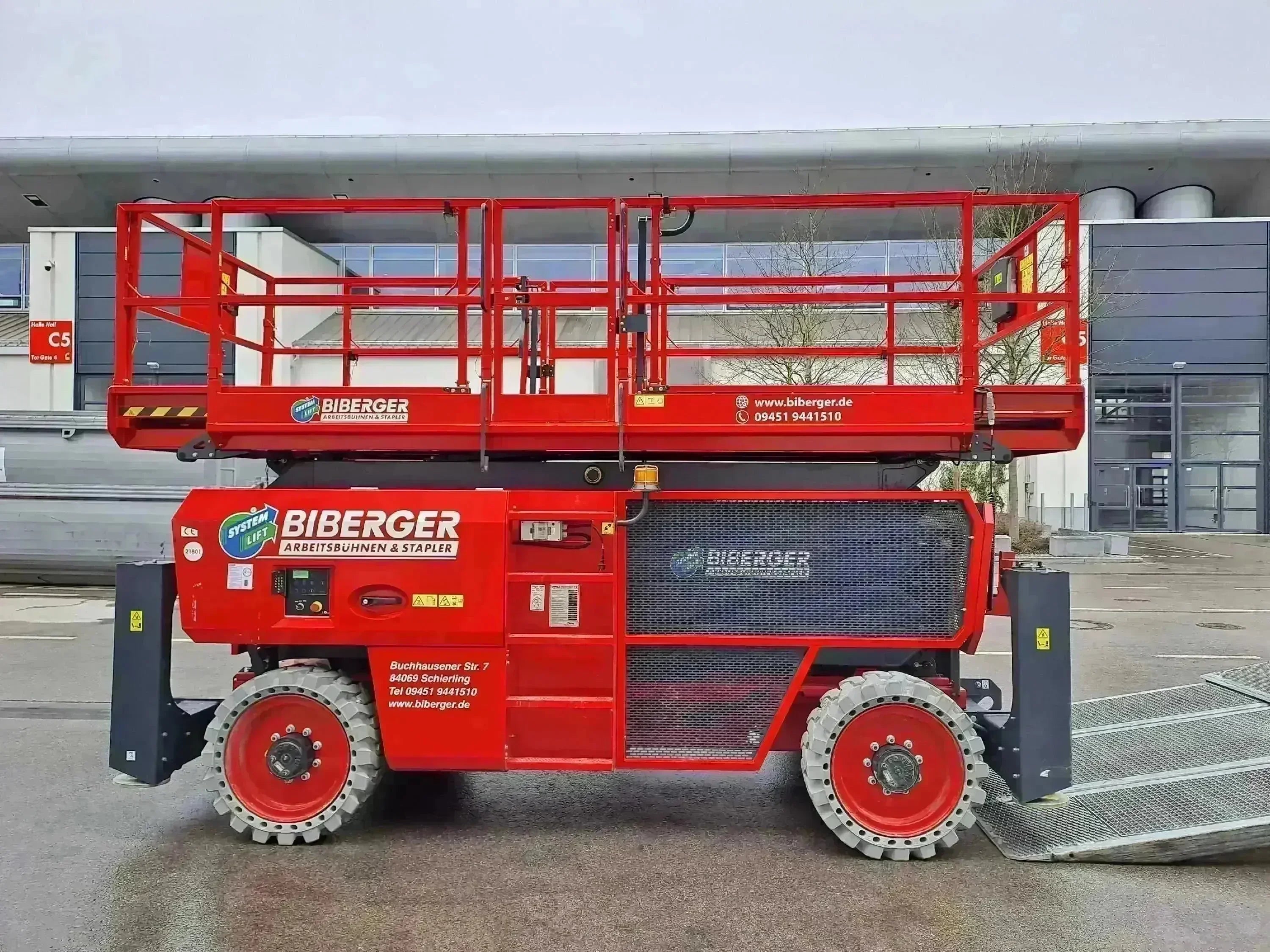 ES1823RT 18m, Diesel, Gelände, kaufen, Megadeck, Scherenbühne, Schwerlast - BIBERGER