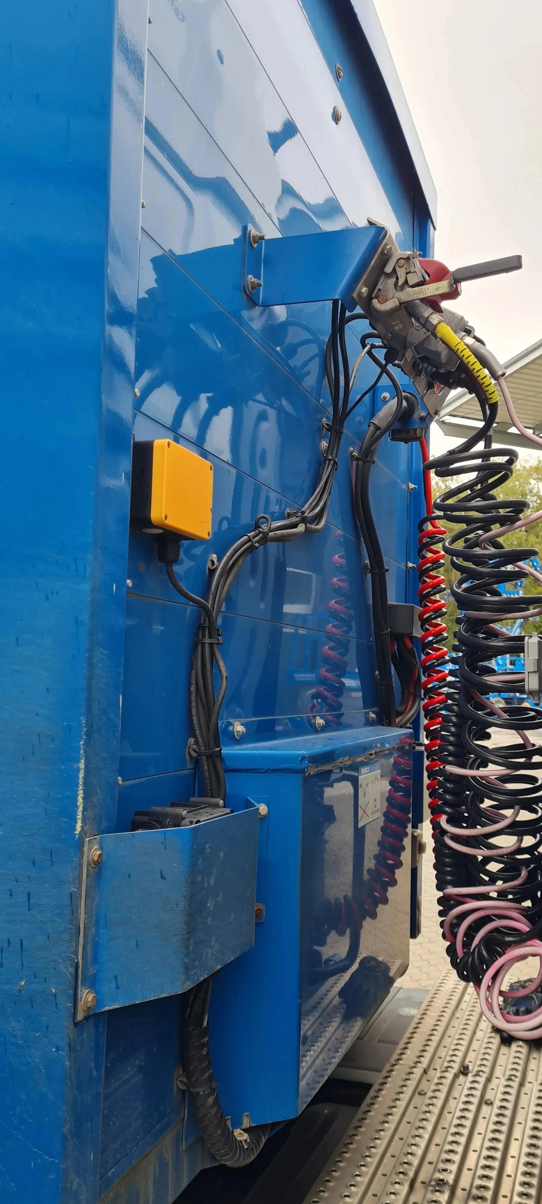 Meusburger 3-Achs Sattel Heckabsenker kaufen - BIBERGER