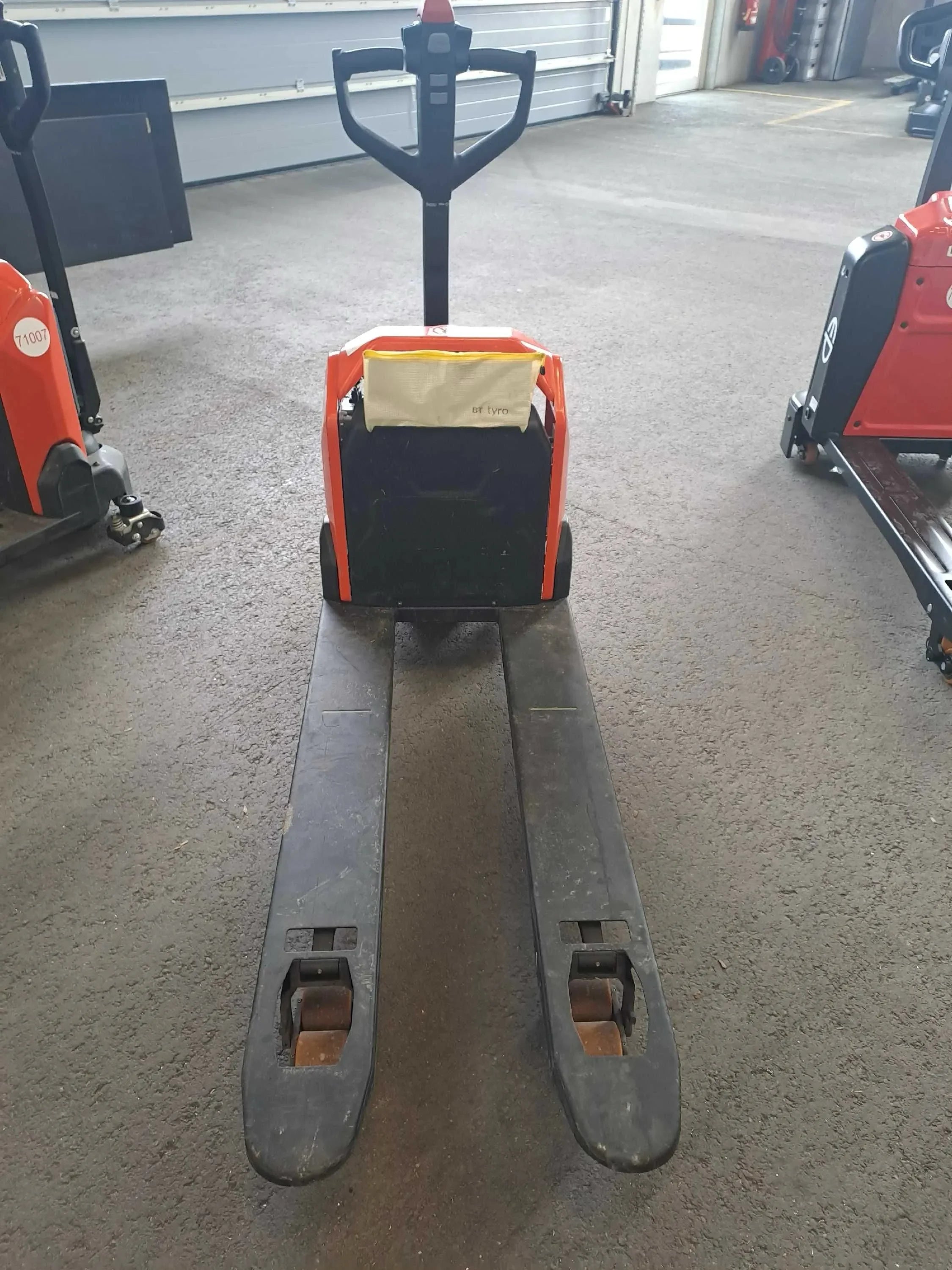LHE 130 castor 1t, elektrostapler, kaufen - BIBERGER