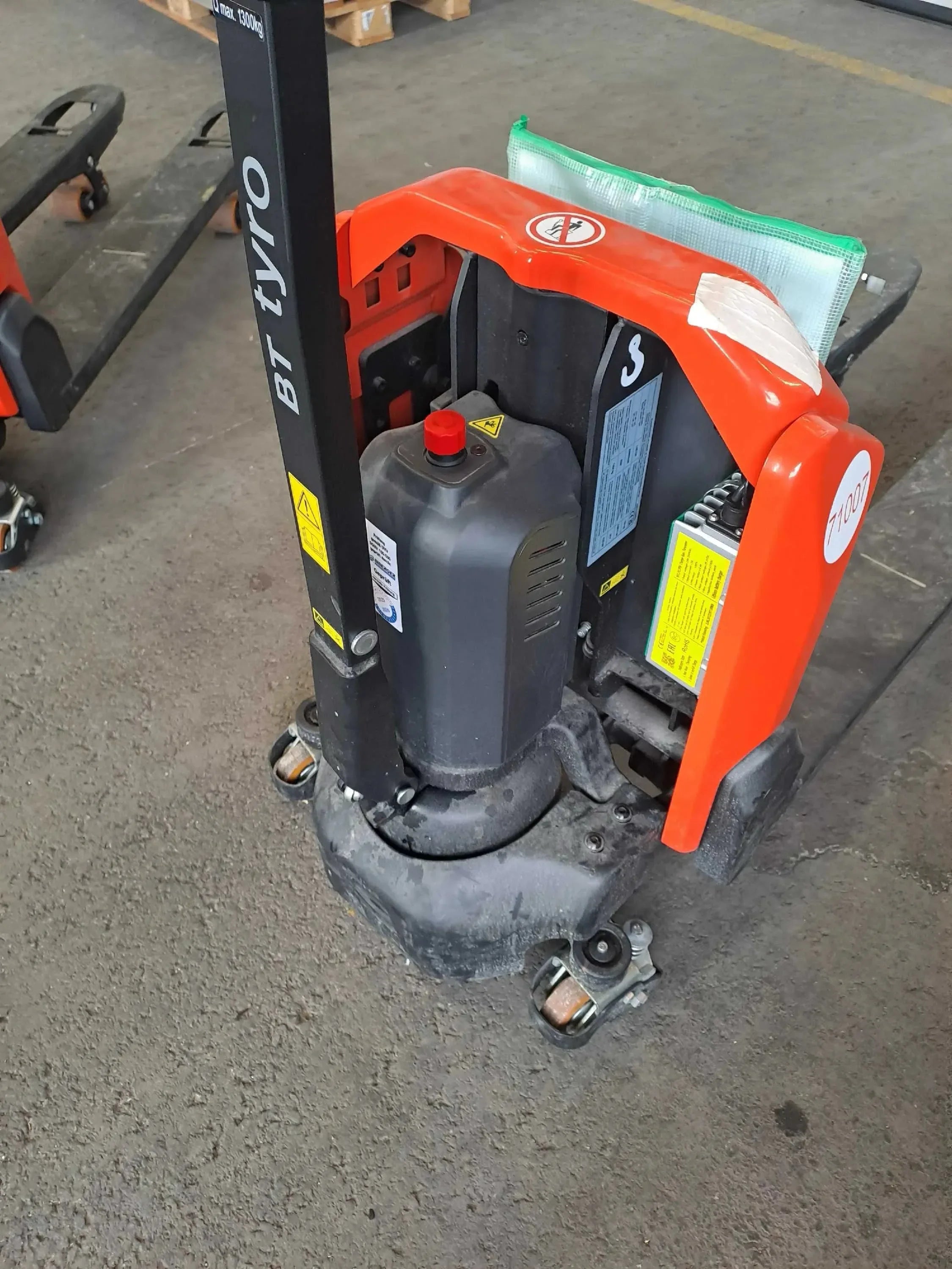 LHE 130 castor 1t, elektrostapler, kaufen - BIBERGER