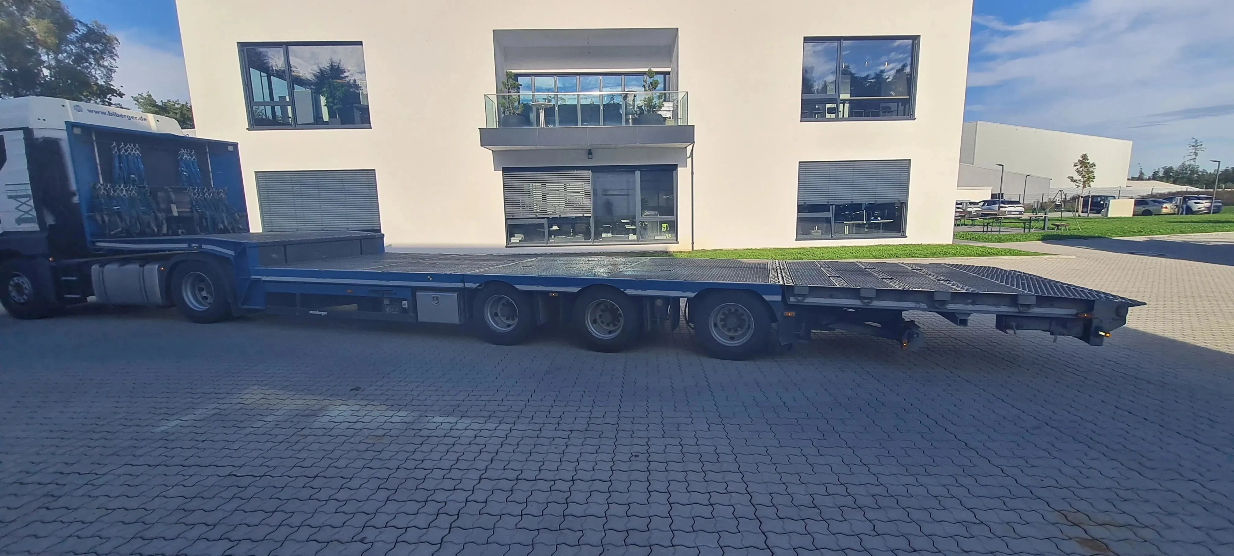 Meusburger 3-Achs Sattel Heckabsenker kaufen - BIBERGER