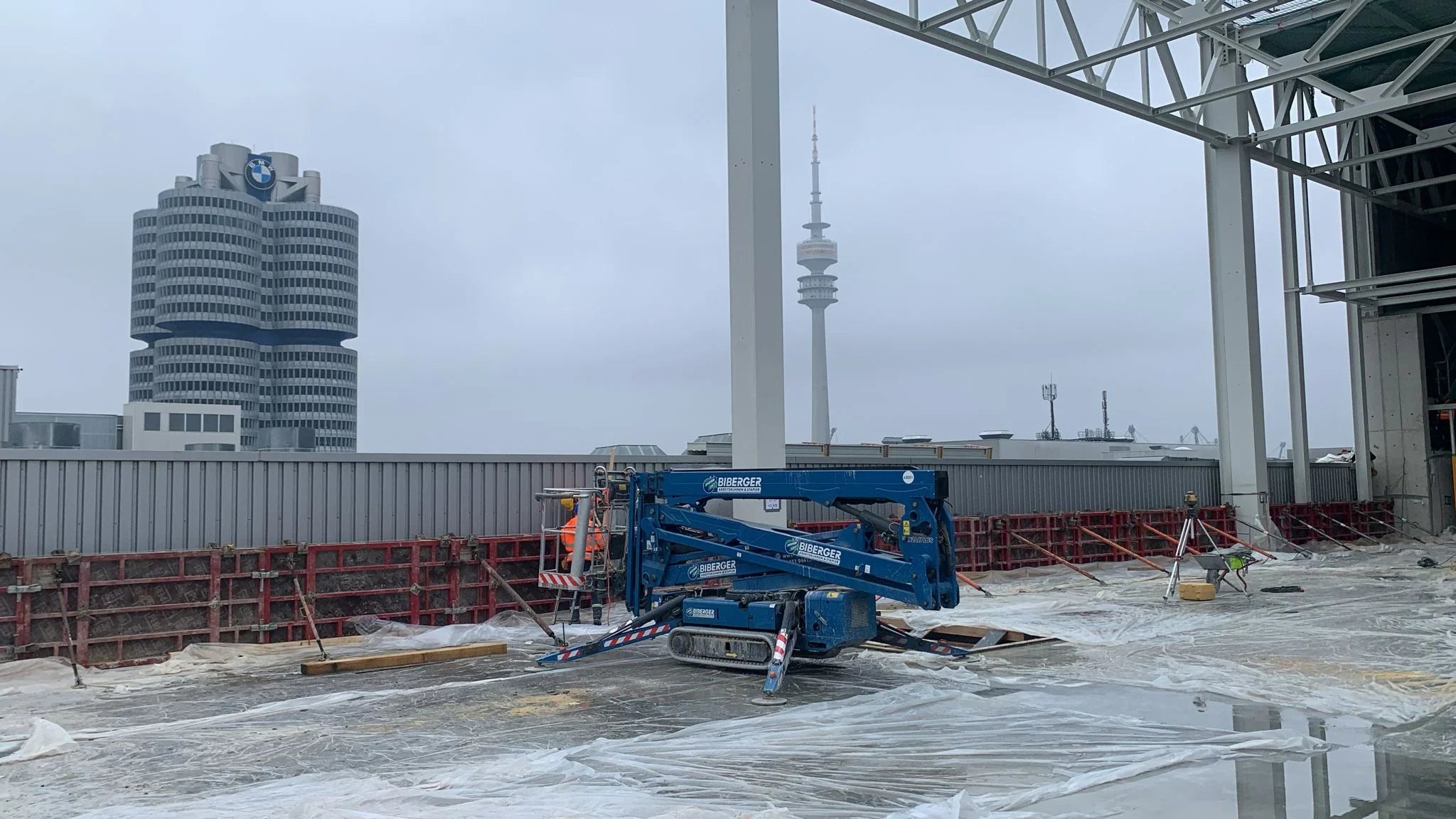 Muenchen_BMW_Funkturm - BIBERGER