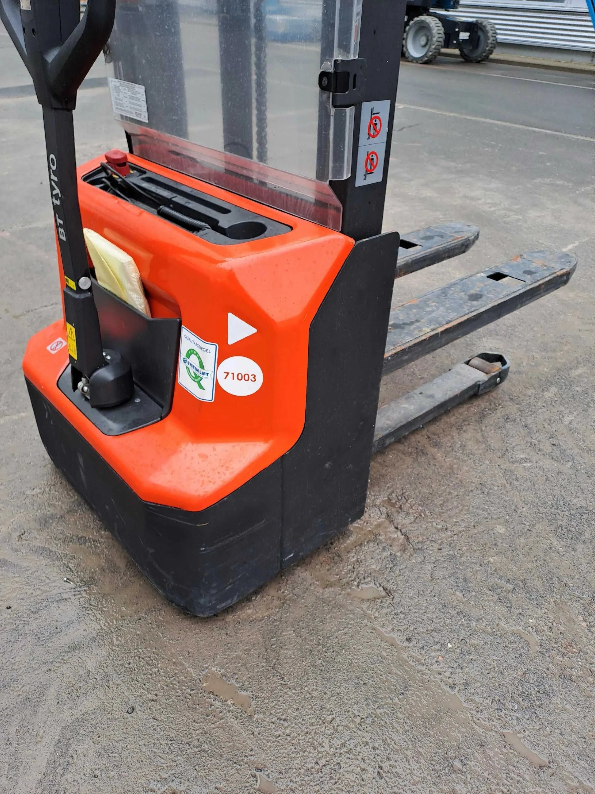 BT SHE100 elektrostapler, kaufen - BIBERGER