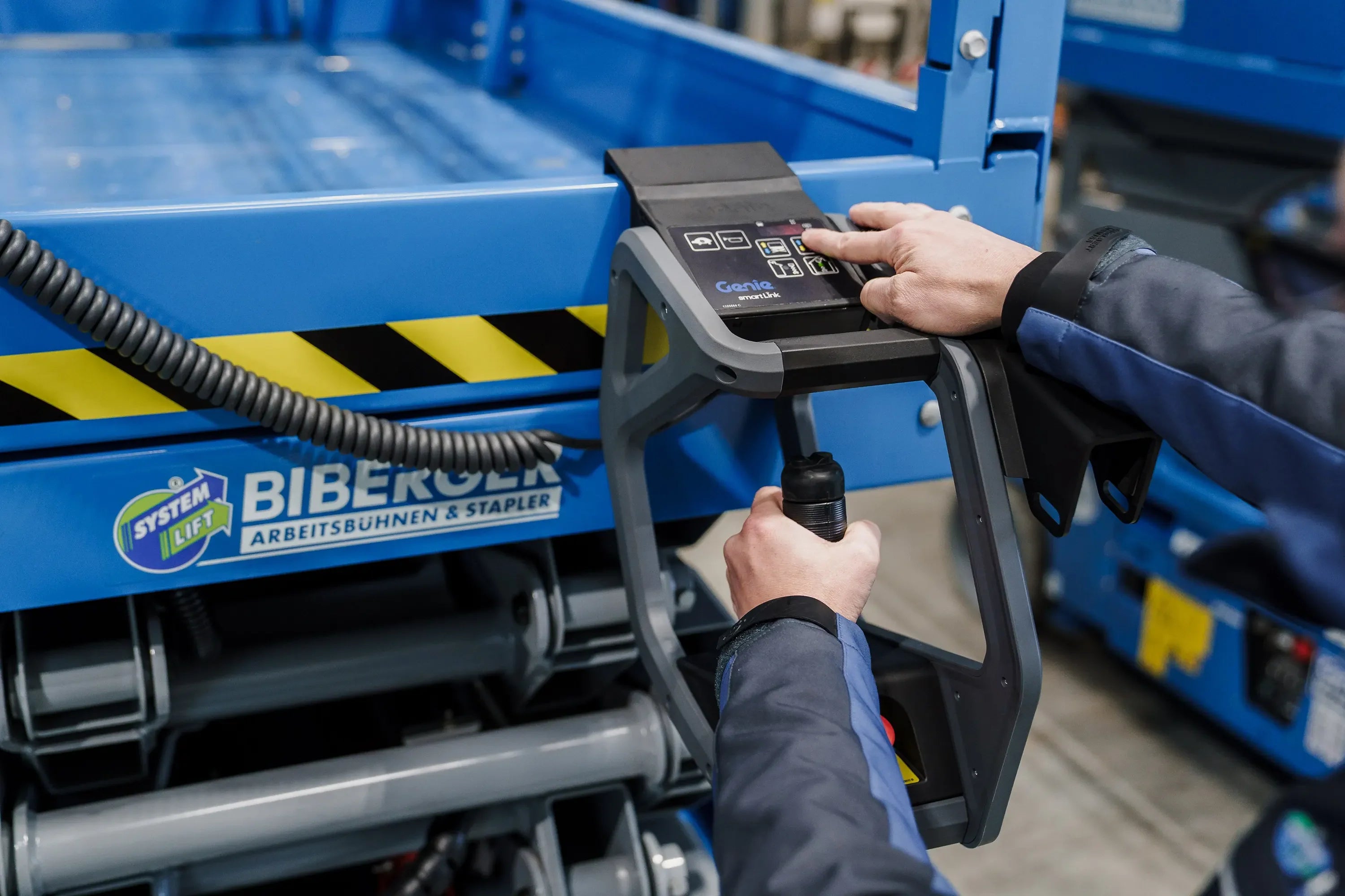 Bedienerpflichten für Arbeitsbühnen und Stapler