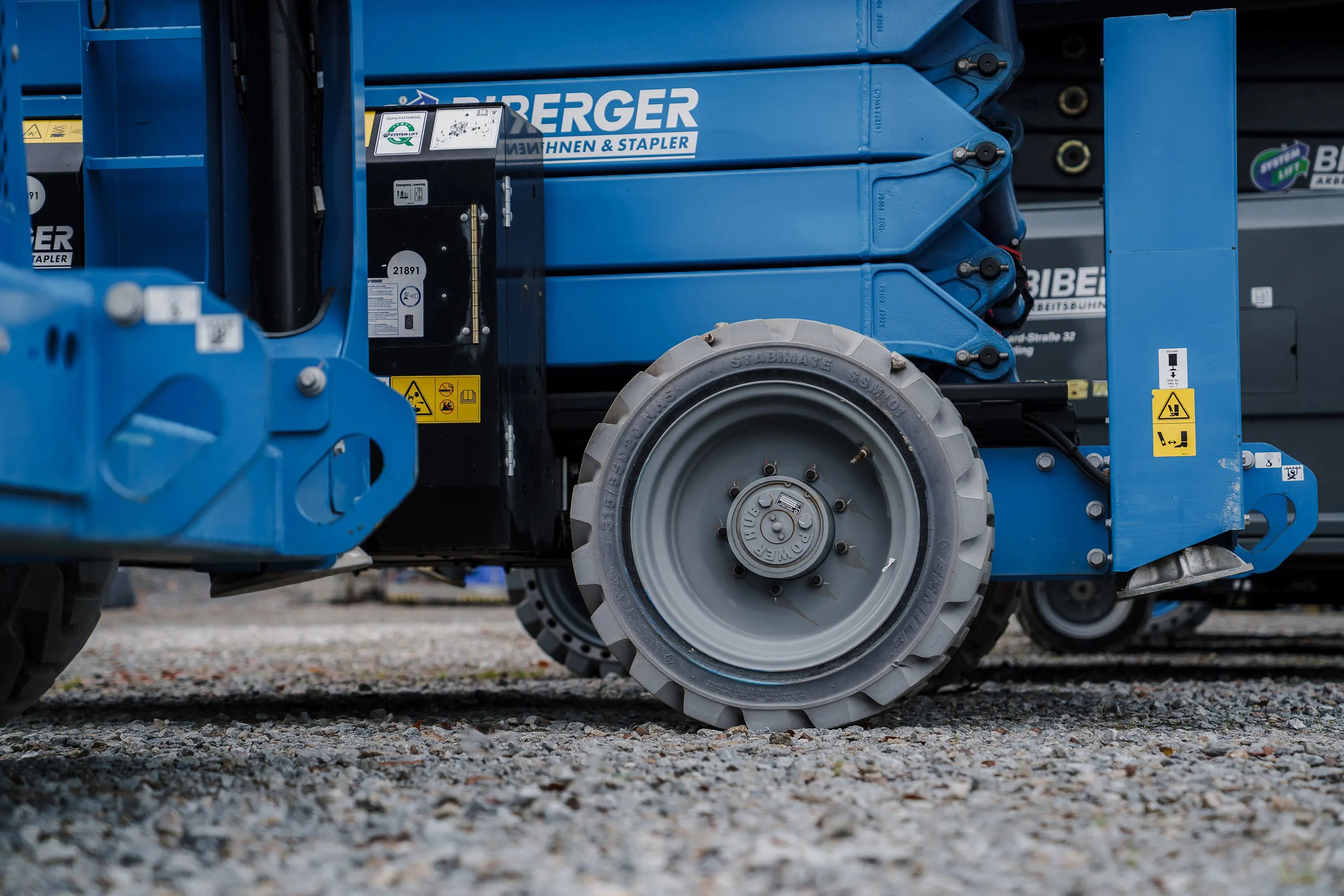 Non-marking-Reifen & Alternativen für Teleskopstapler: Keine Spuren, keine Probleme - BIBERGER