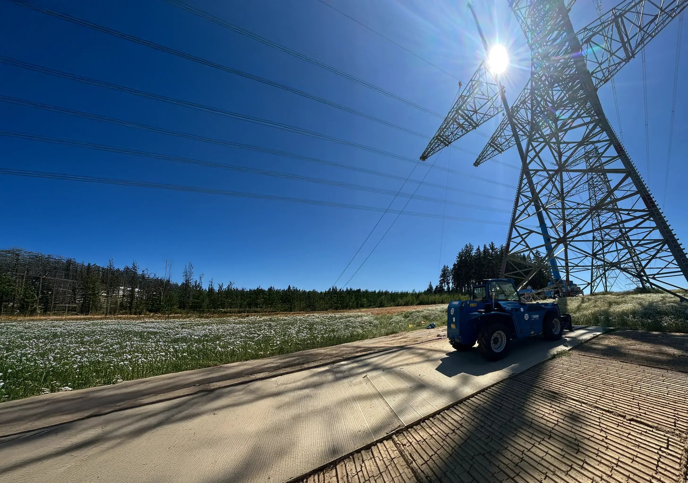 Geländegängige Maschinen für Trassenbau, Wartung und Netzprojekte - BIBERGER