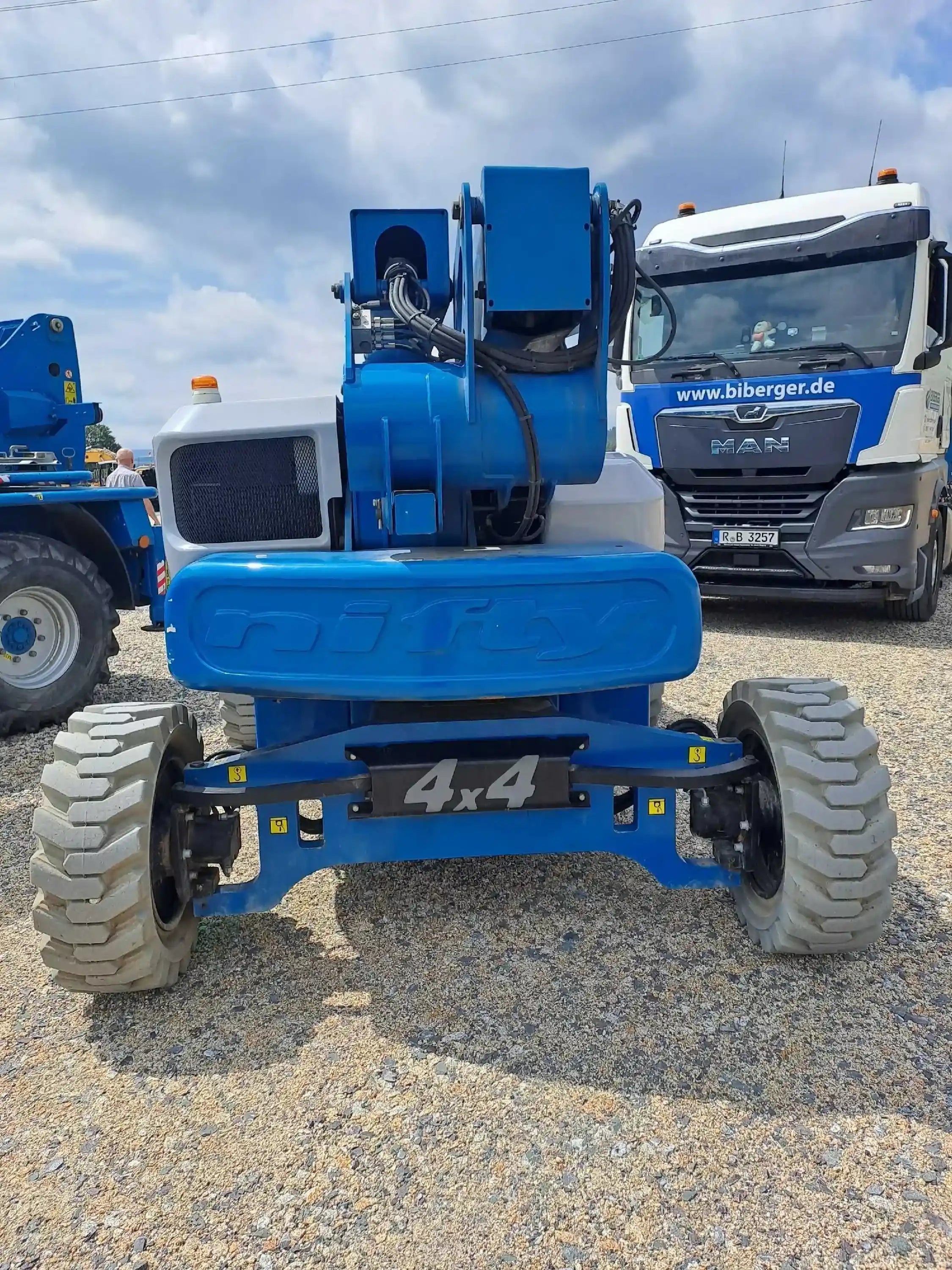 HR21 4x4 Hybrid 21m, Hybrid, kaufen - BIBERGER