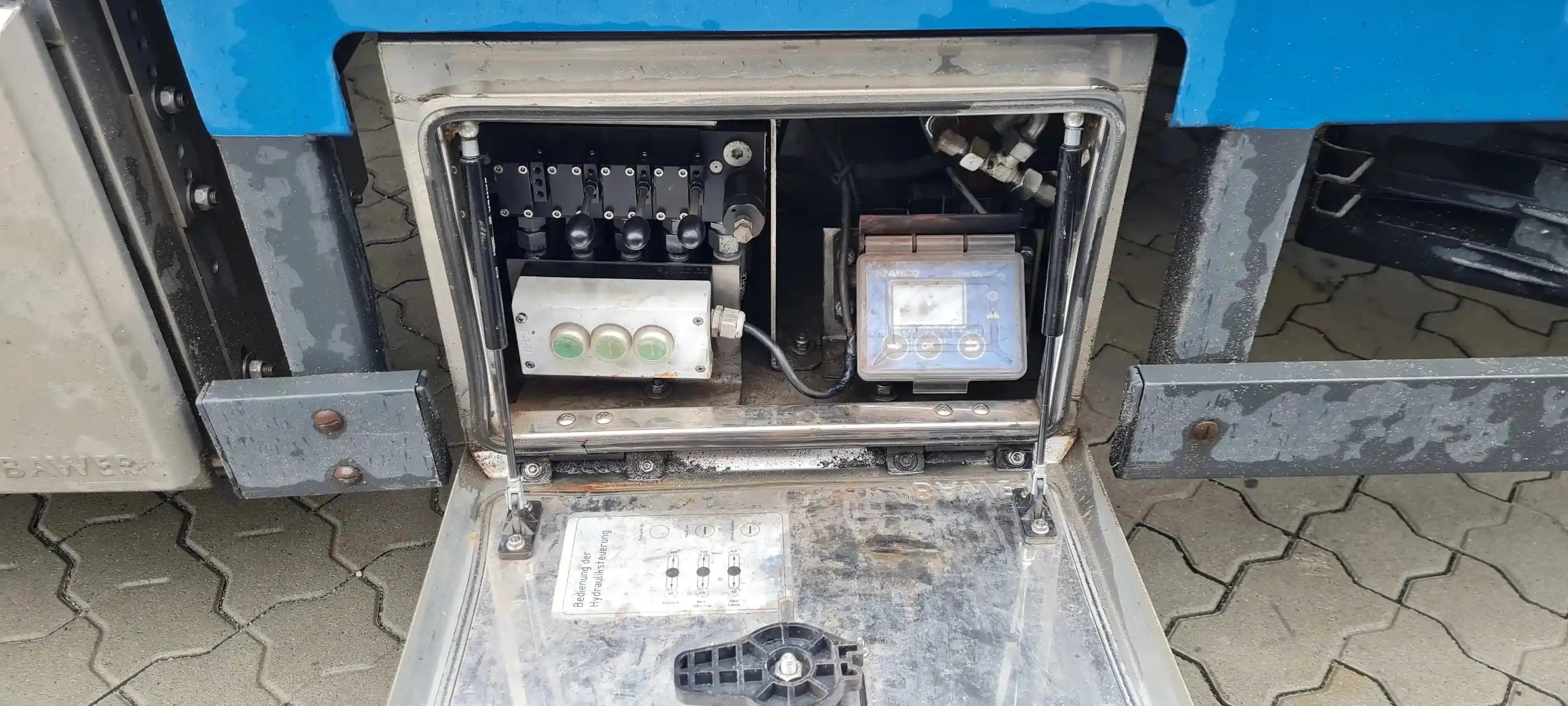 Meusburger 3-Achs Sattel Heckabsenker kaufen - BIBERGER