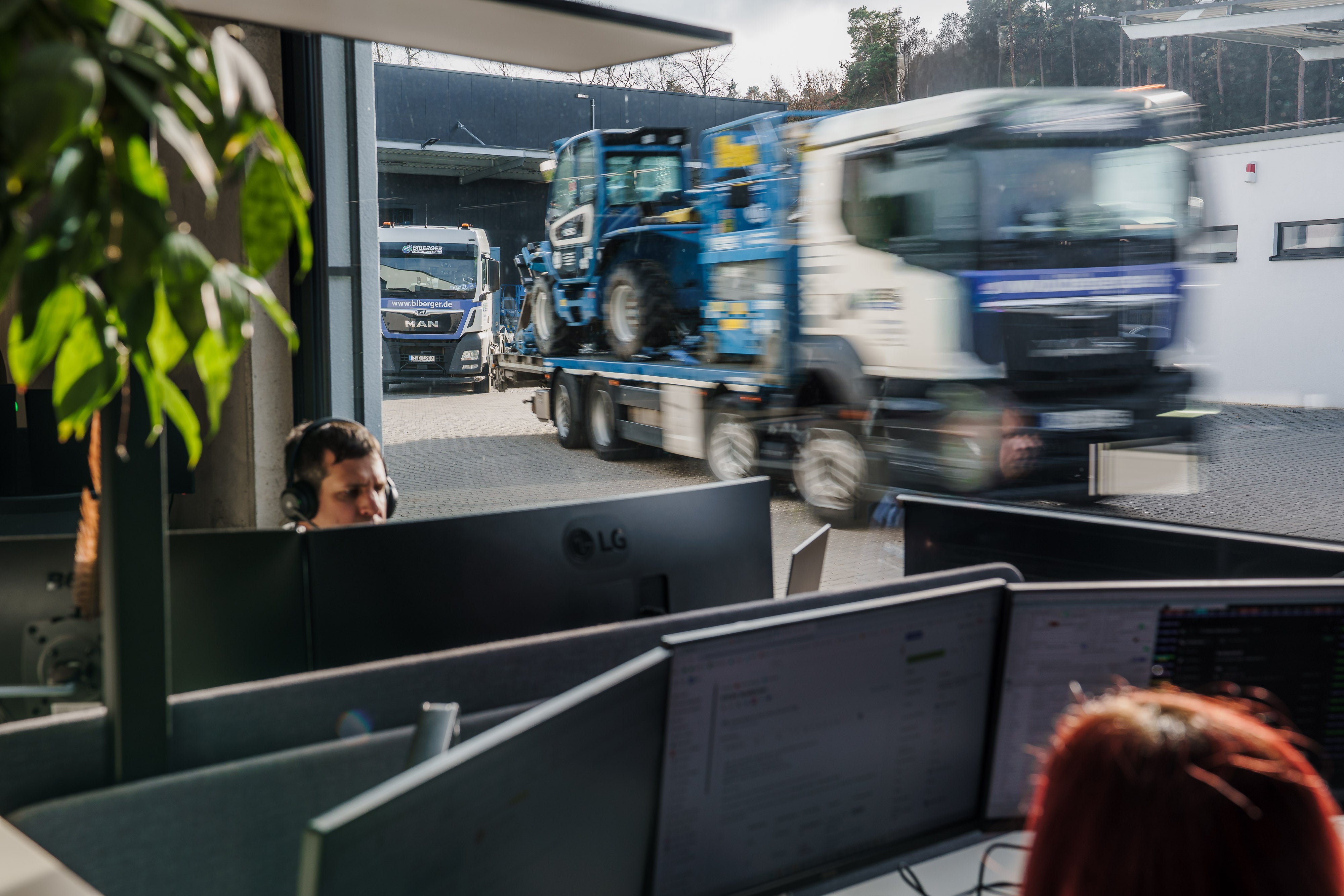 Bundesweite Lieferung von Arbeitsbühnen