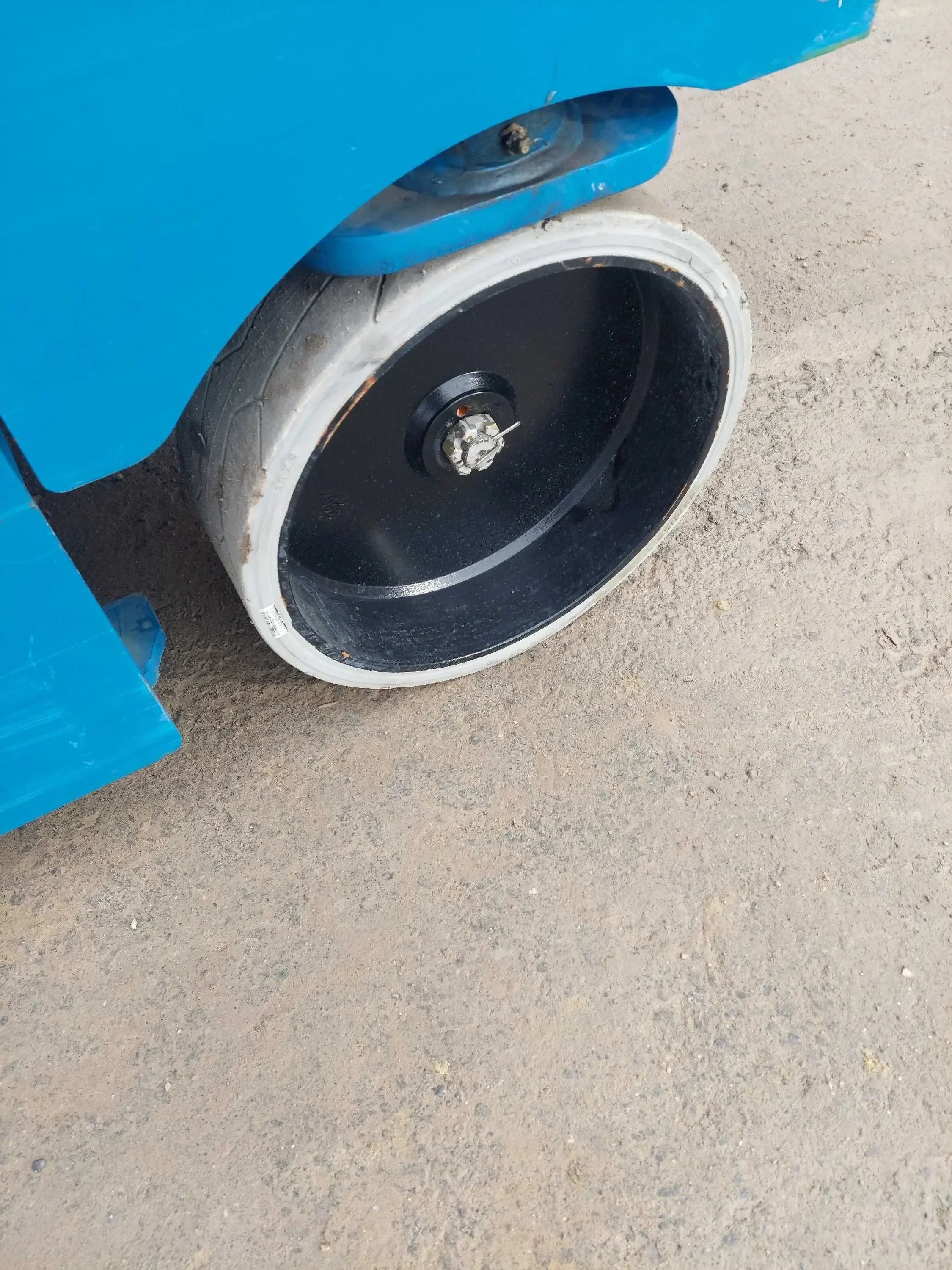 X14EN 14m, kaufen, Kompakt, Scherenbühne - BIBERGER