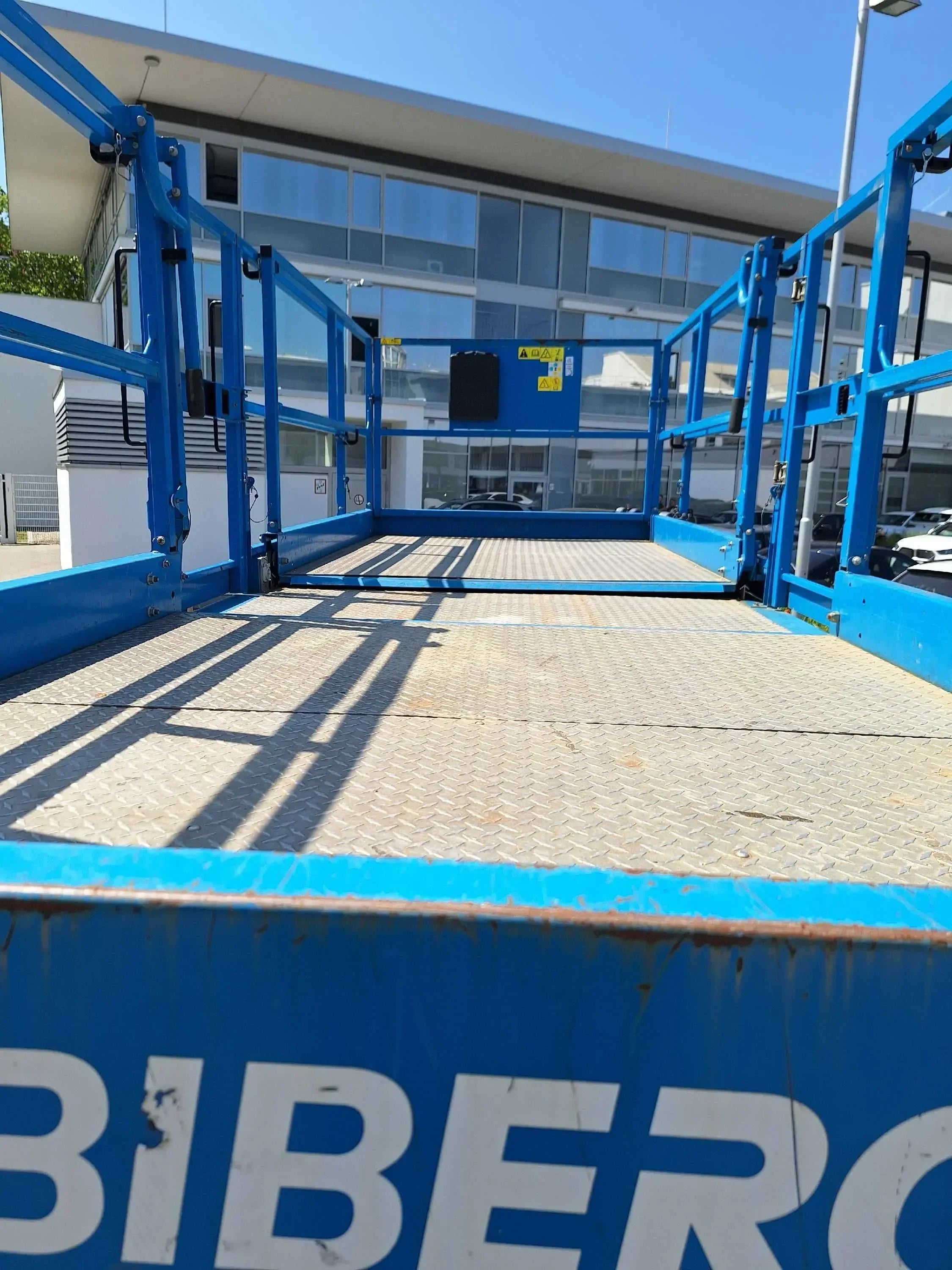 GS 4390 RT 14m, 15m, Gelände, kaufen, Megadeck, Scherenbühne - BIBERGER