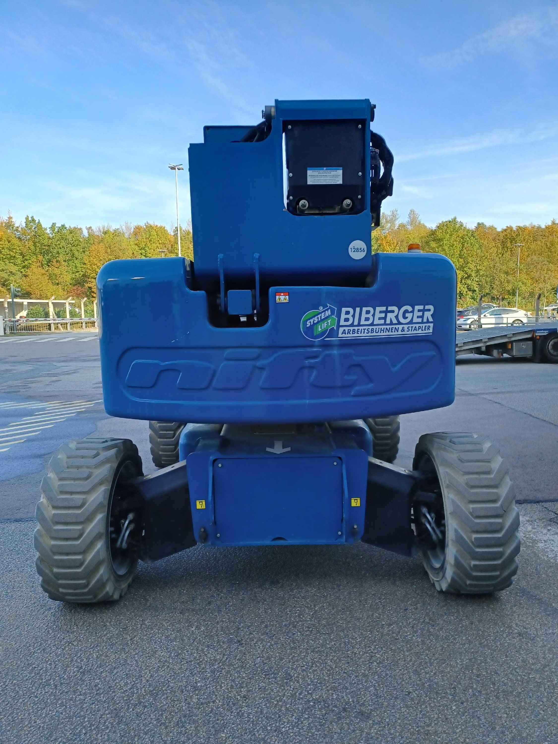 HR 28 Hybrid