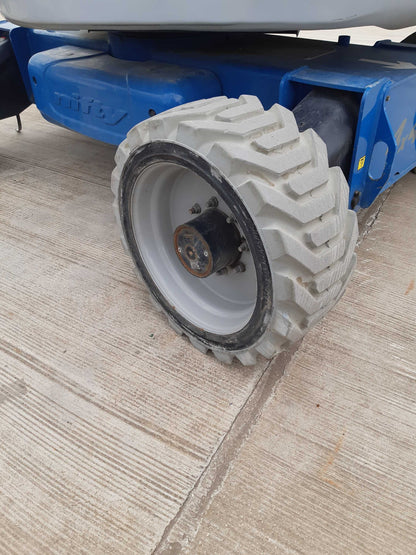 HR 28 Hybrid 4x4