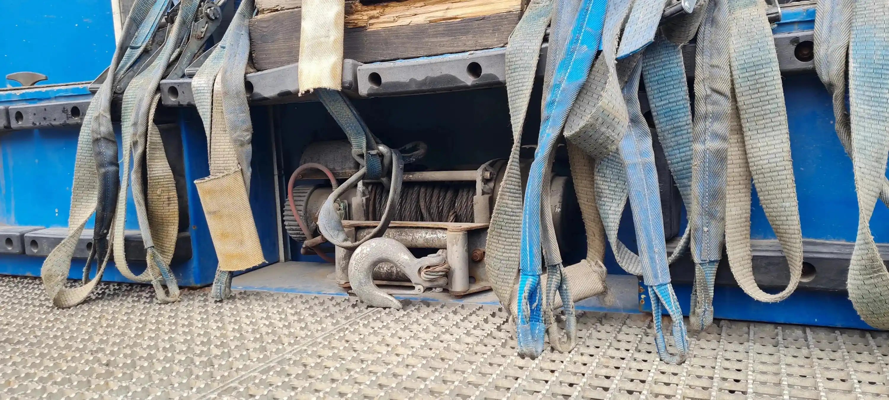 Meusburger 3-Achs Sattel Heckabsenker kaufen - BIBERGER