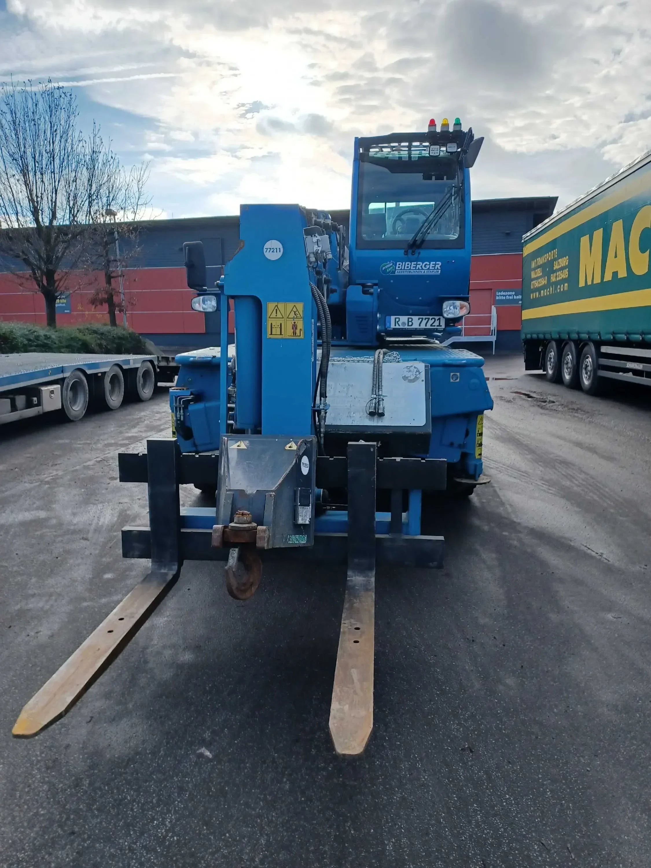 frei様 Merlo R50.21 S used – 21 m rotary forklift for sale – BIBERGER