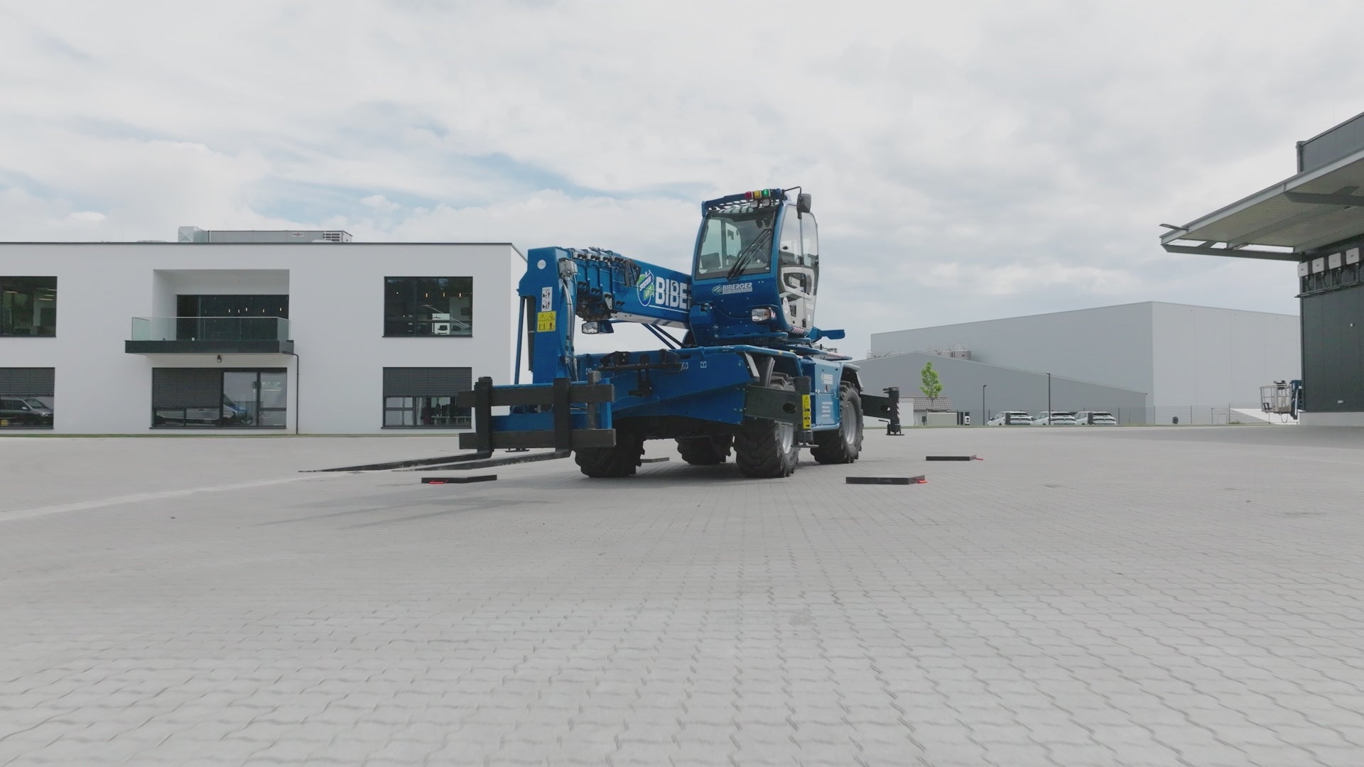 Load video: telehandler